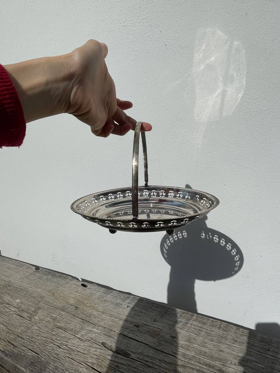 Oval dish with silver-plated metal handle