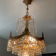 Cascade chandelier in bronze and crystal pendants