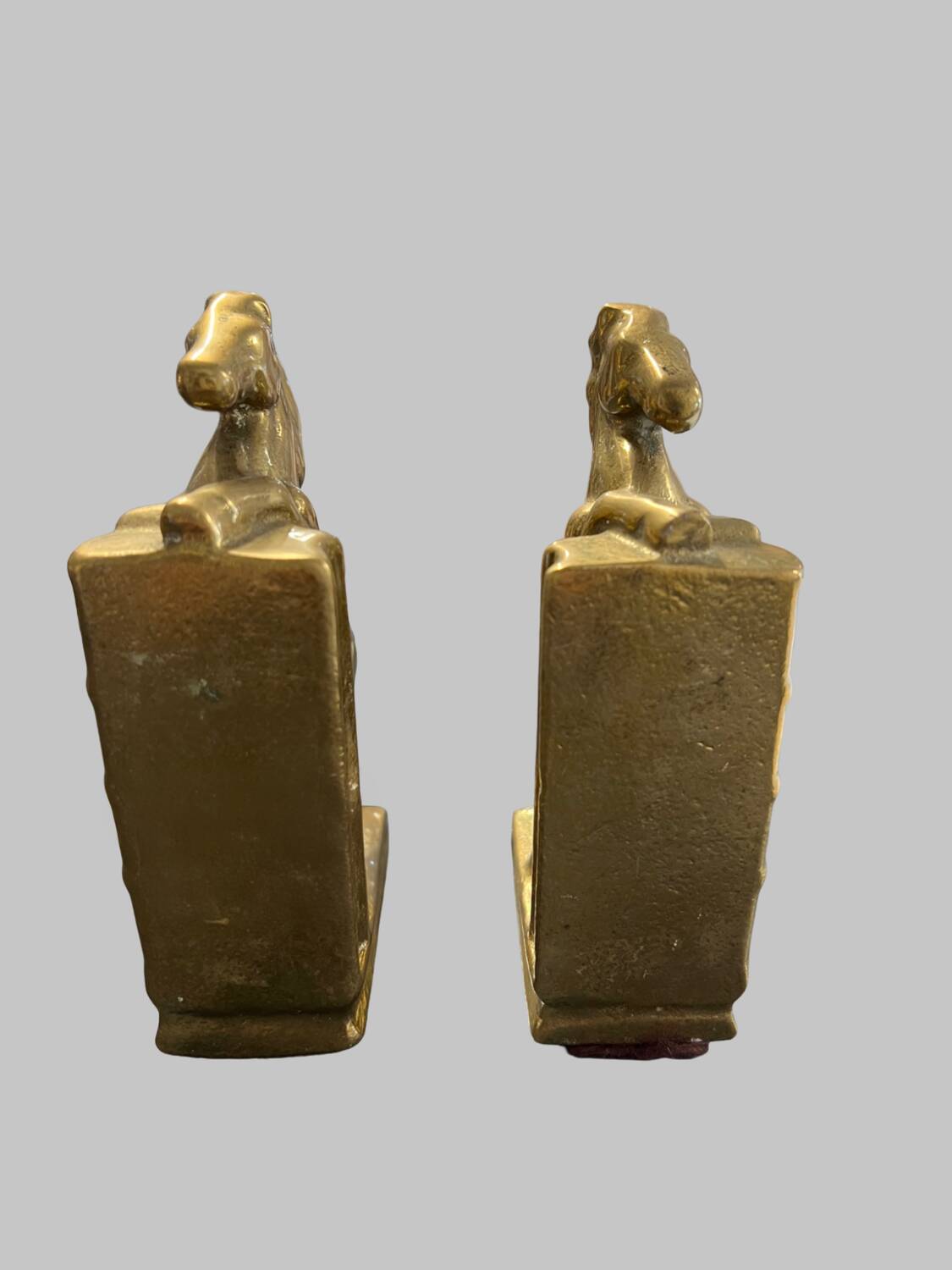 Paire de serre-livres en laiton – chevaux cabrés, style Art Déco