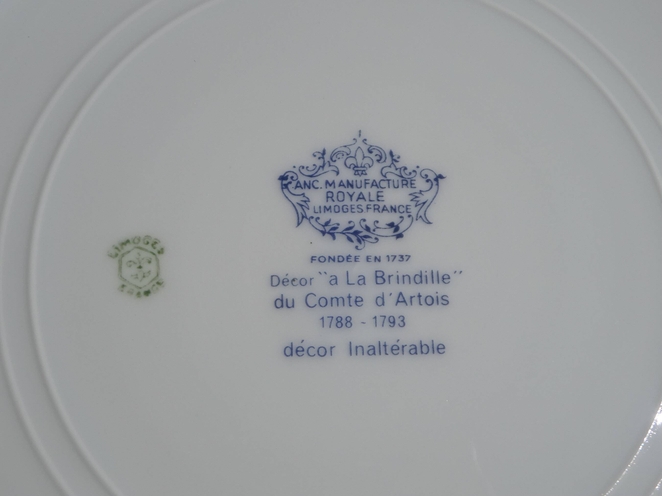 Dessert service, 13 pieces in Limoges porcelain, Bernardaud