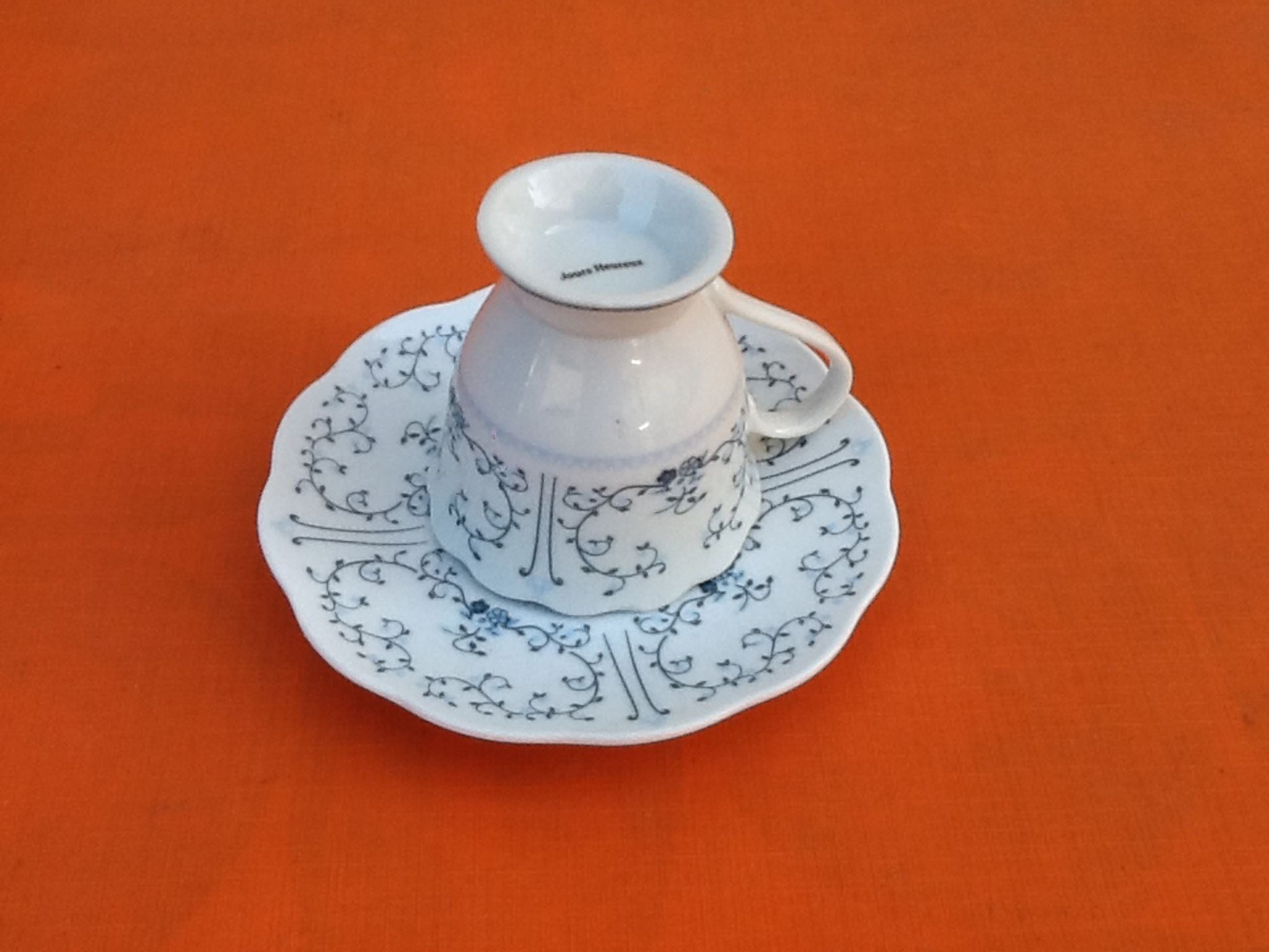 4 Cups / Saucers (shower foot) Coffee Porcelain arabesque décor / flowers