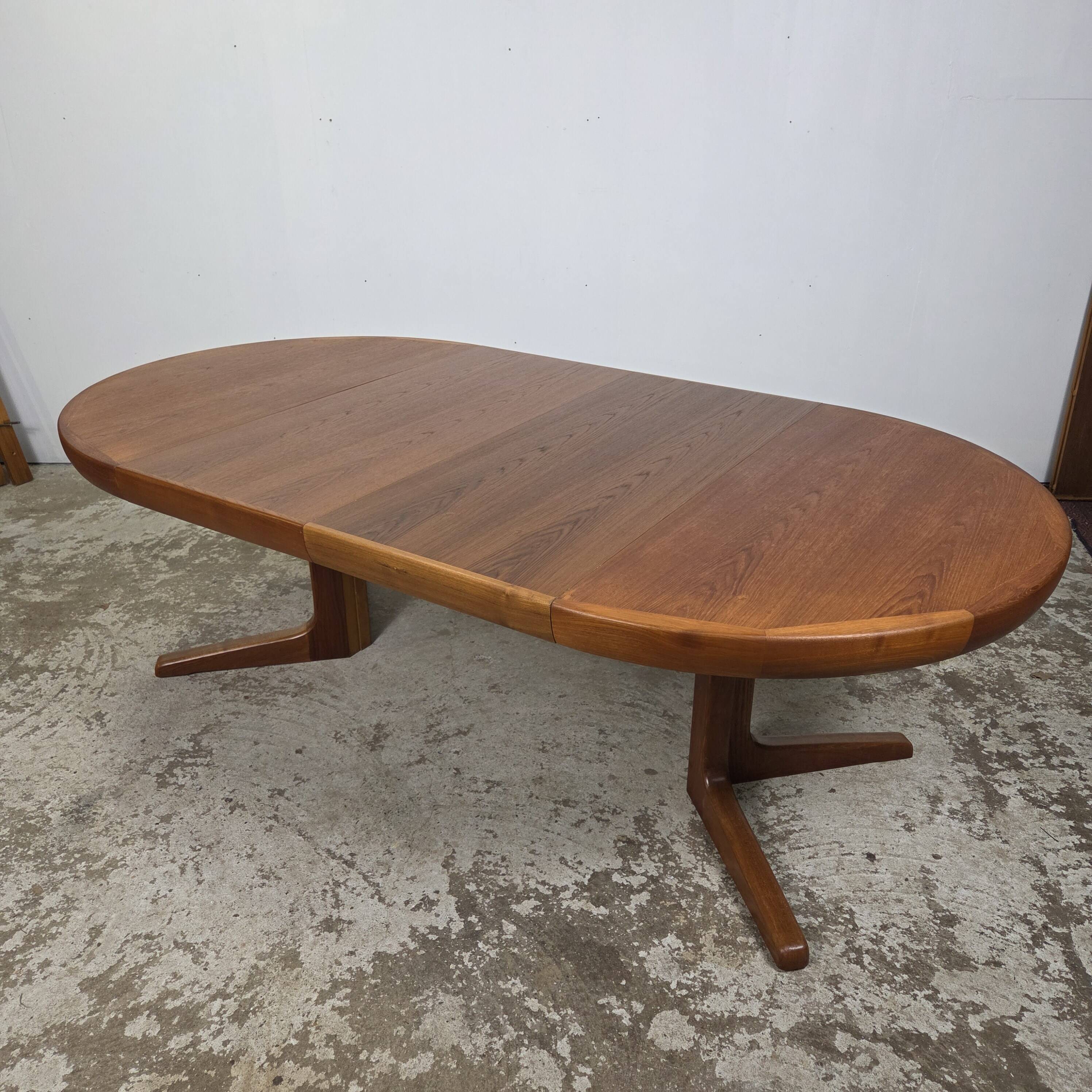 Faarup Møbelfabrik vintage 1960s Danish extendable table