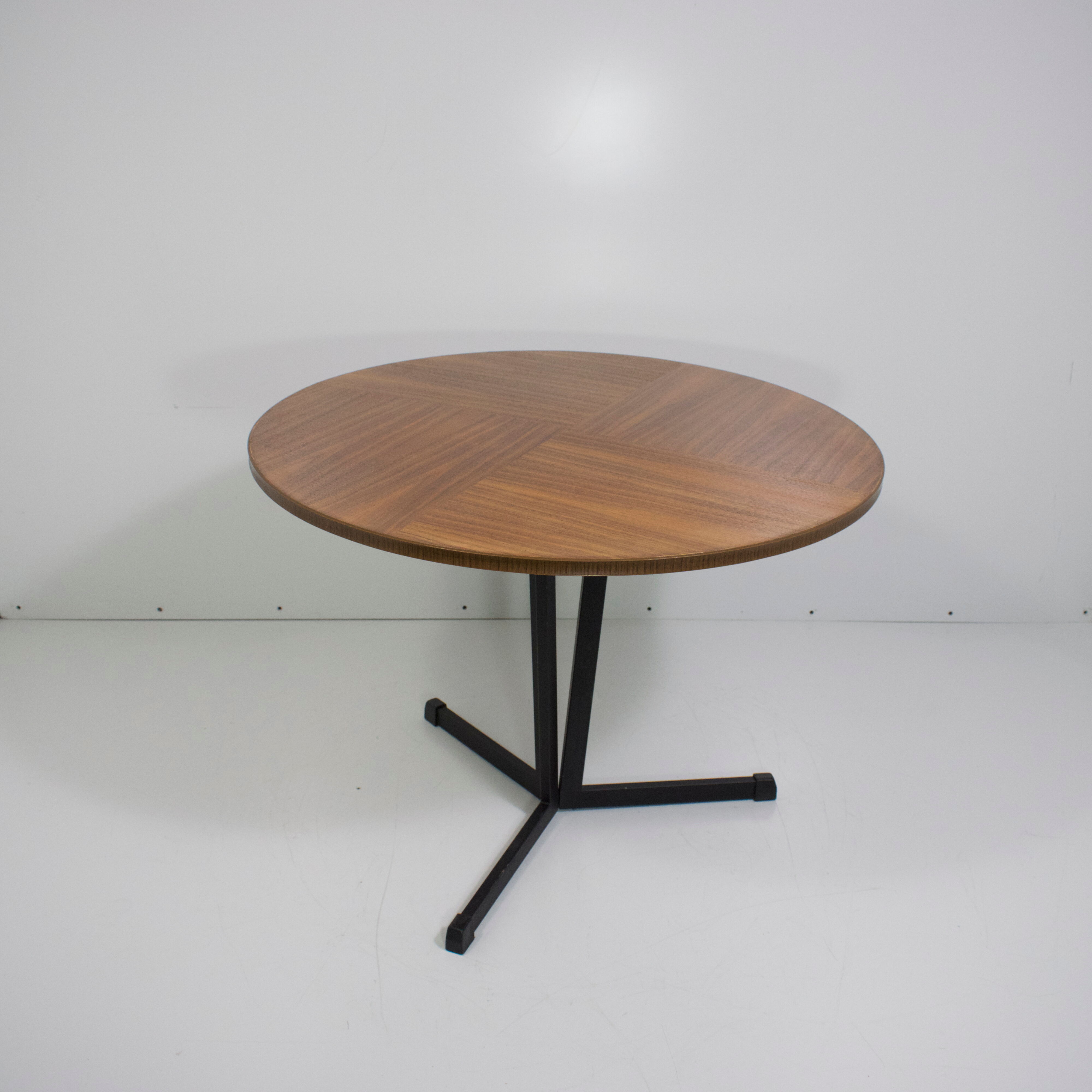 Vintage wooden round bass table black lace-up metal foot, 1960