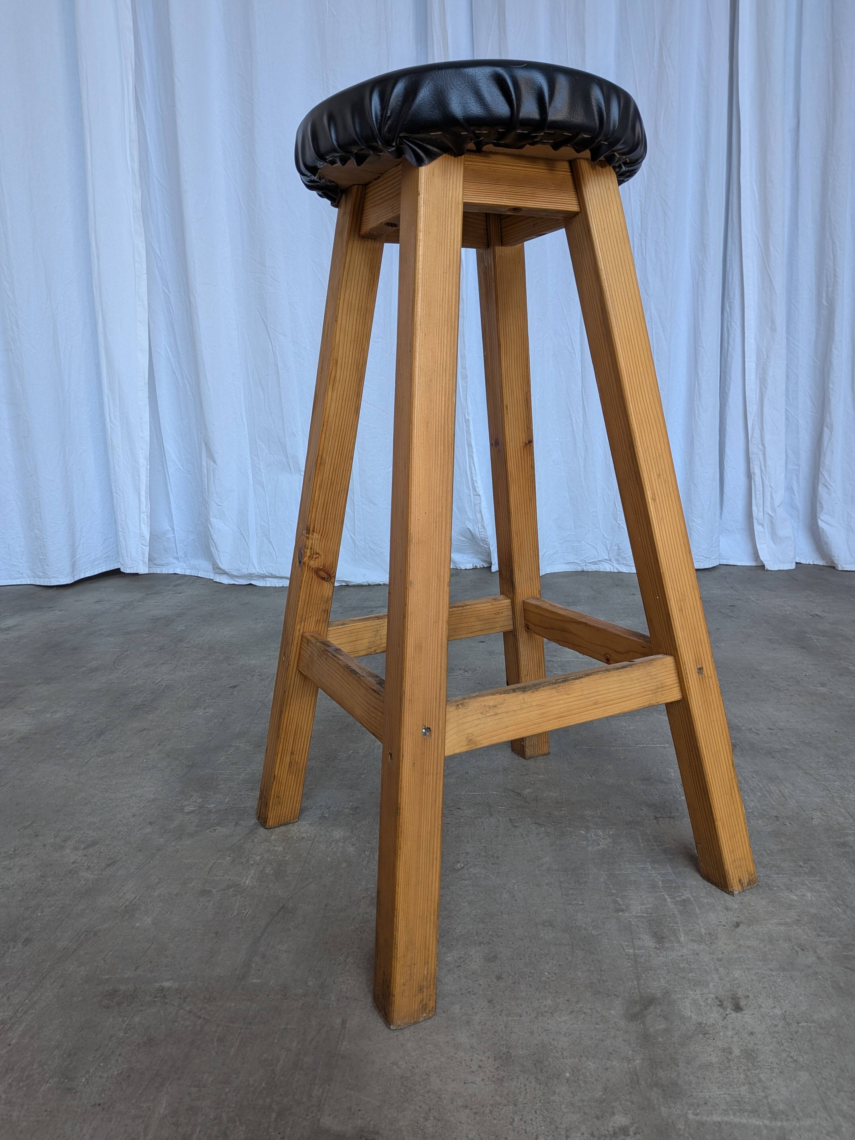 Vintage Wooden Bar Stool: Black Leather Seat, Mid-Century Bistro Style