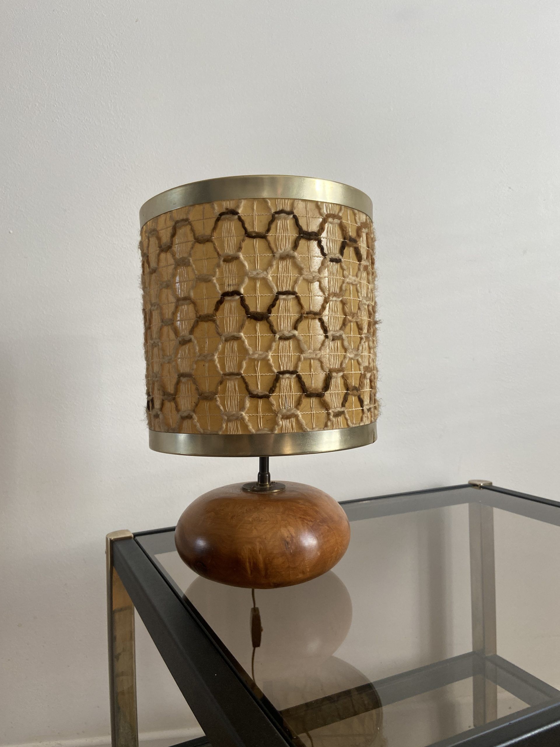 Vintage table lamp in wood magnifying glass and braided wool