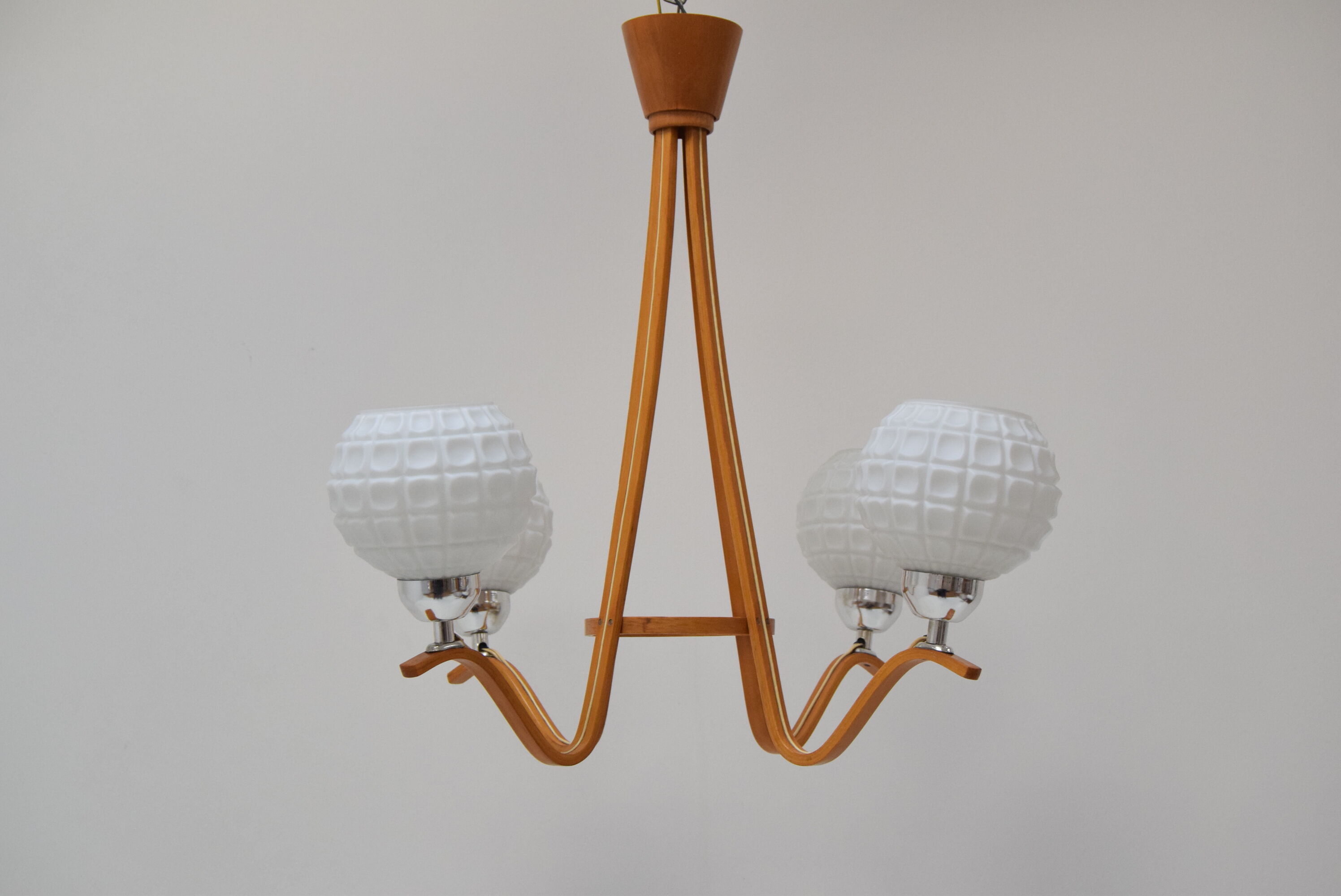 Mid-Century wood chandelier /dřevo Humpolec, 1970's.