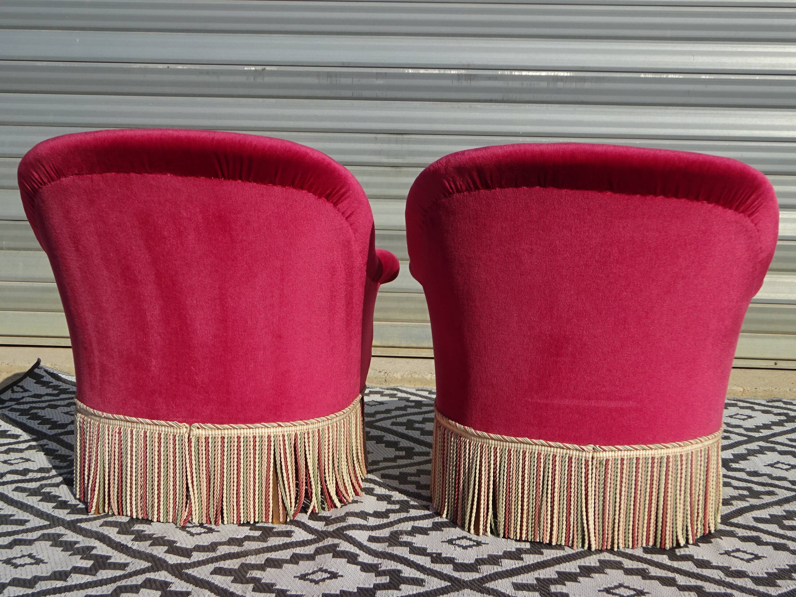 2 antique toad armchairs in red velvet