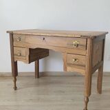 Ancien bureau en bois restauré