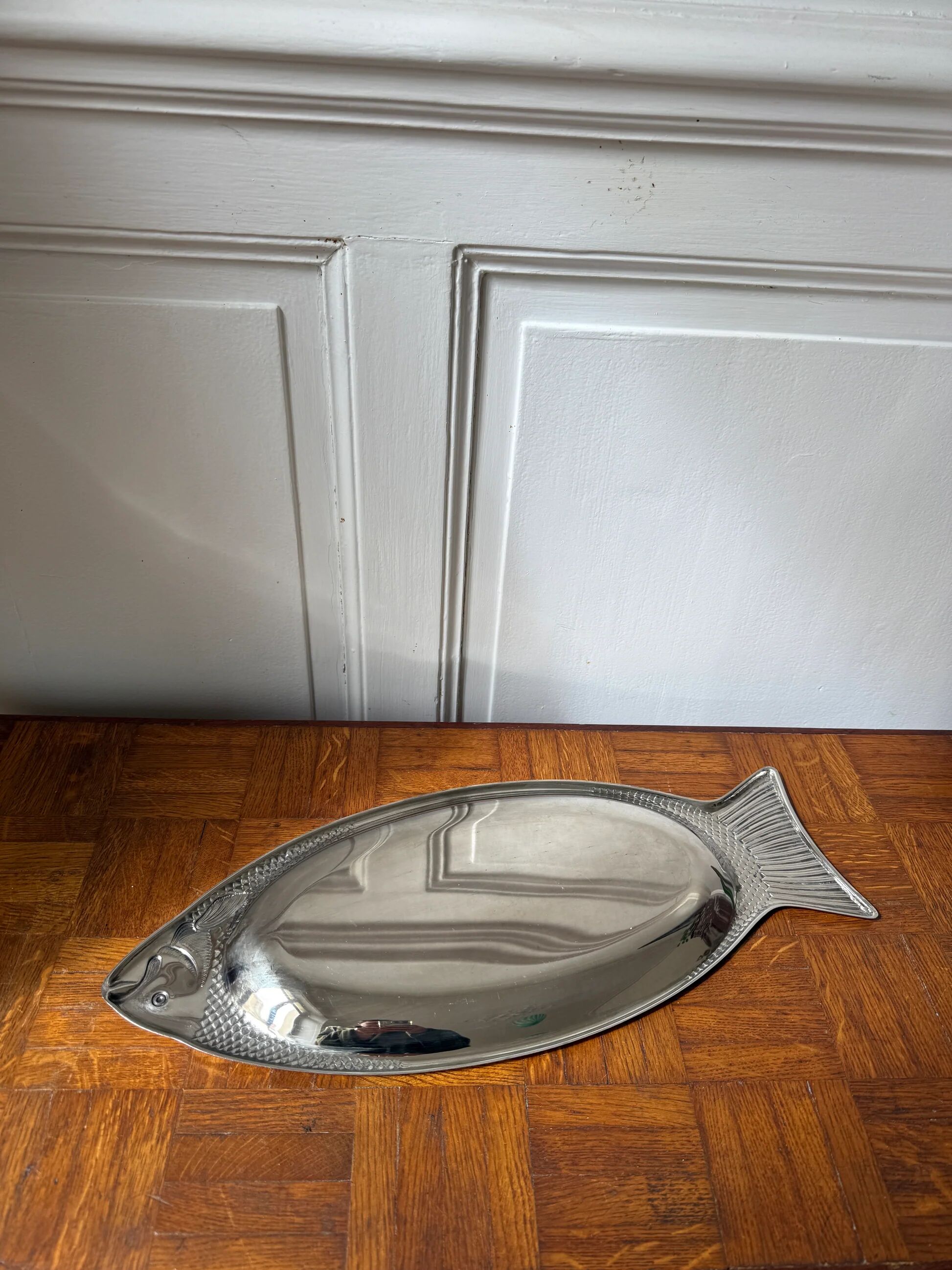 Silver-plated presentation dish