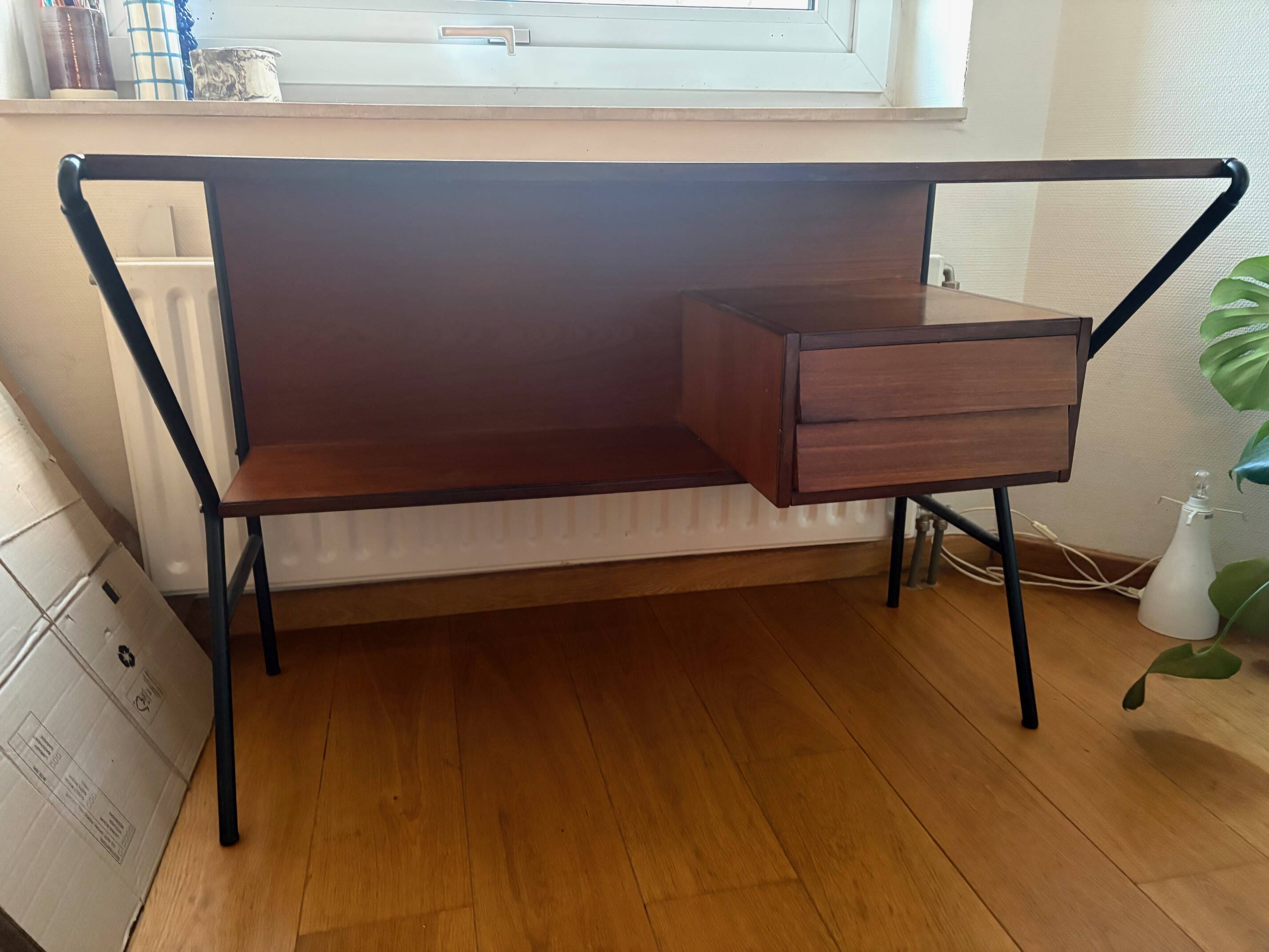 Italian design desk from the 1950s
