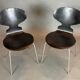 Paire de chaises "fourmi" design Arne Jacobsen, édité par Fritz Hansen circa 1960