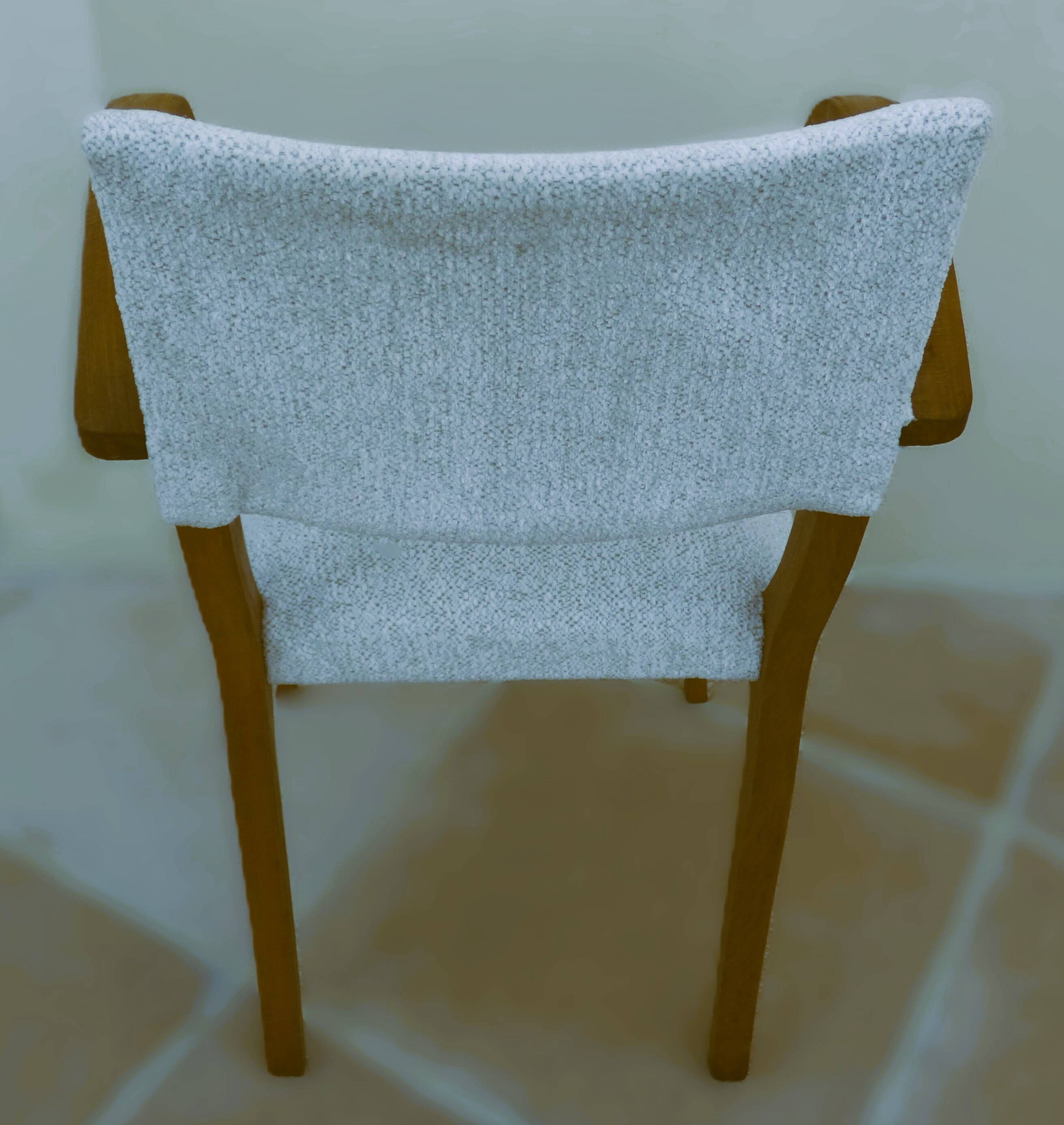 Chic 1950s bridge chairs in solid wood, white beige, hand-stitched.