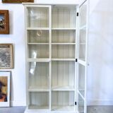 White wall display cabinet