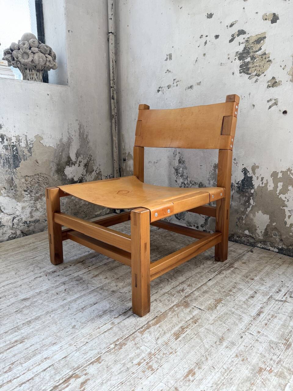 Elm and leather armchair Maison Regain