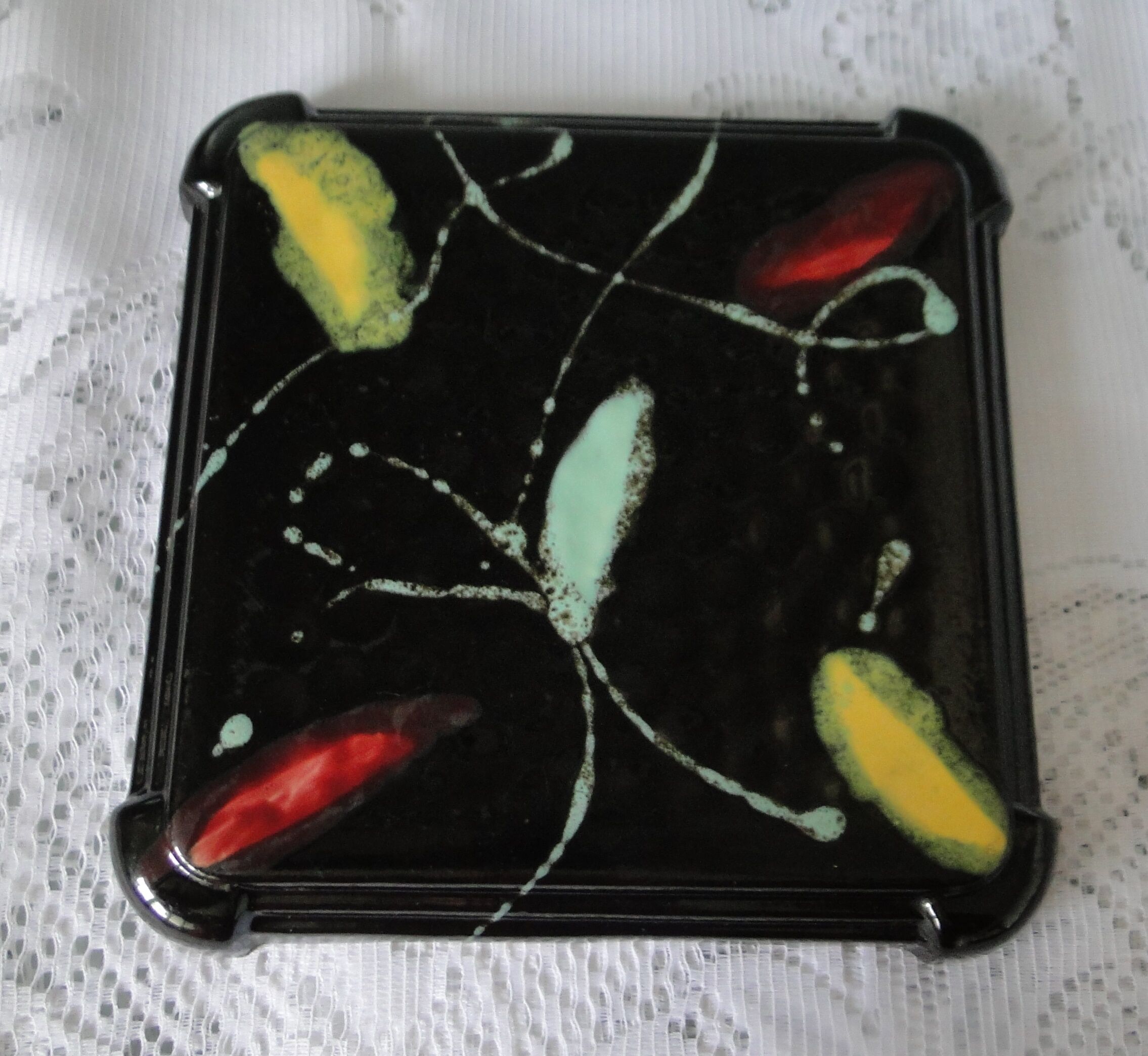 Antique underside in black ceramic enamelled modern and colorful décor