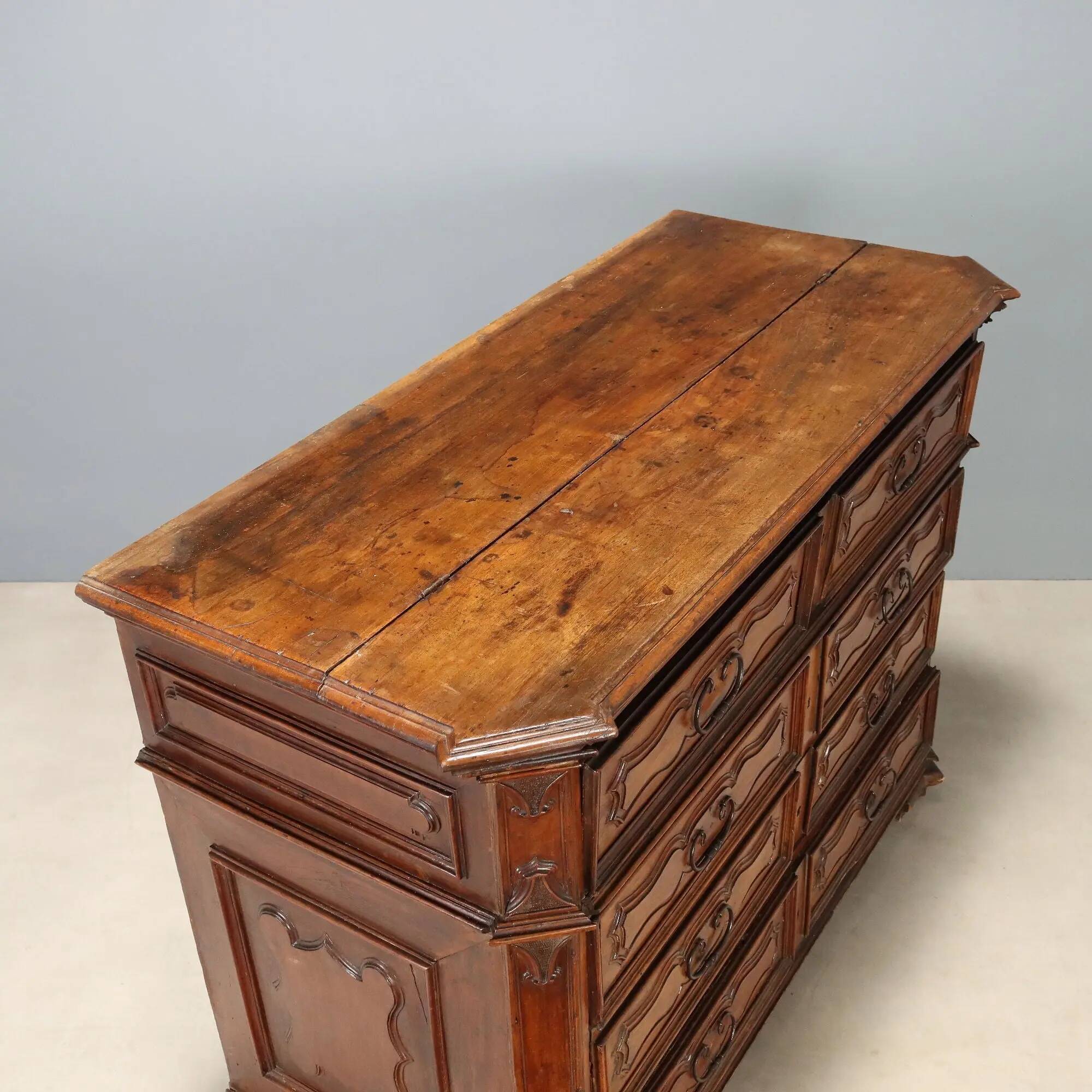 Antique baroque walnut commode, Italy, 18th century