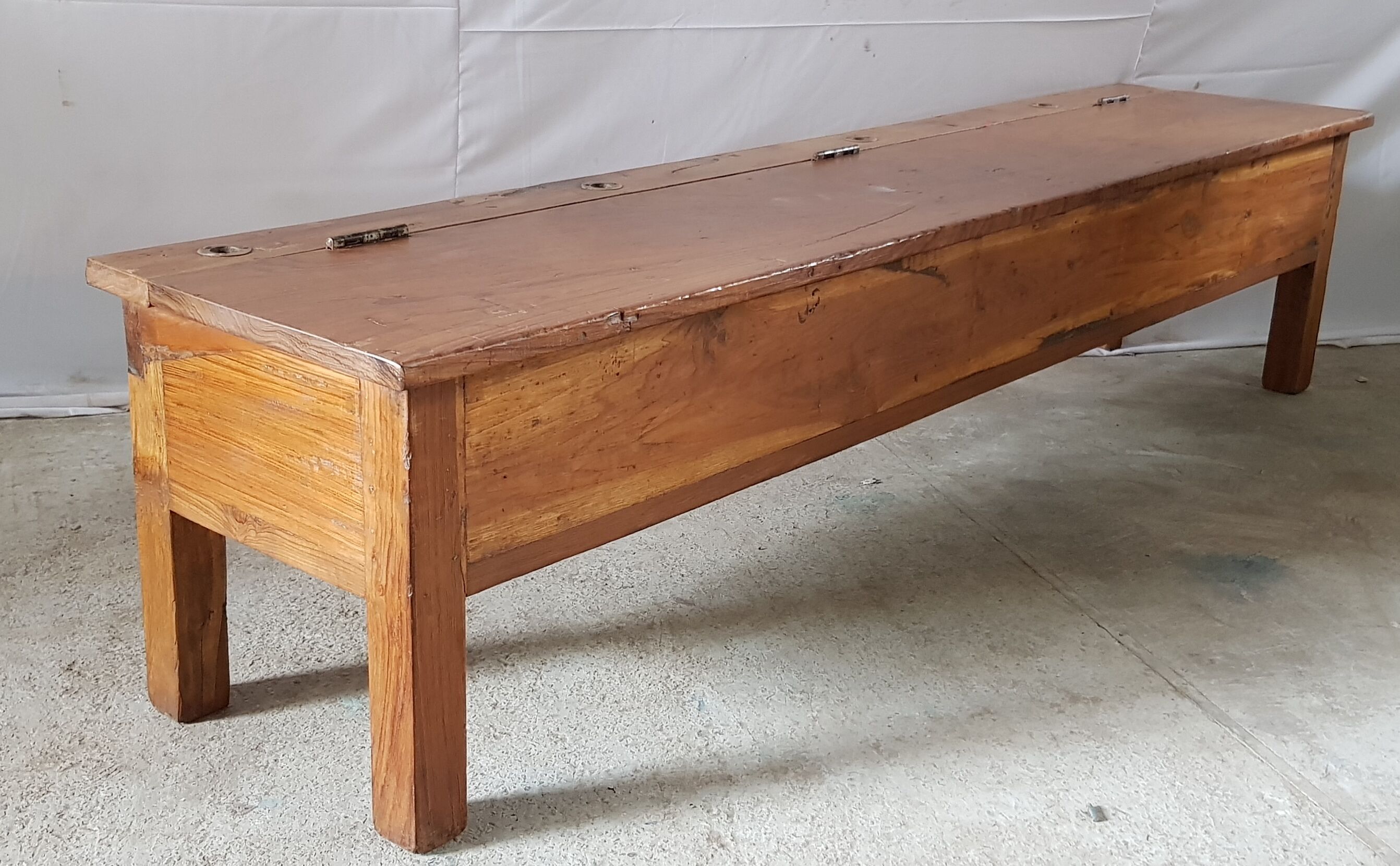 Chest / bench in teak