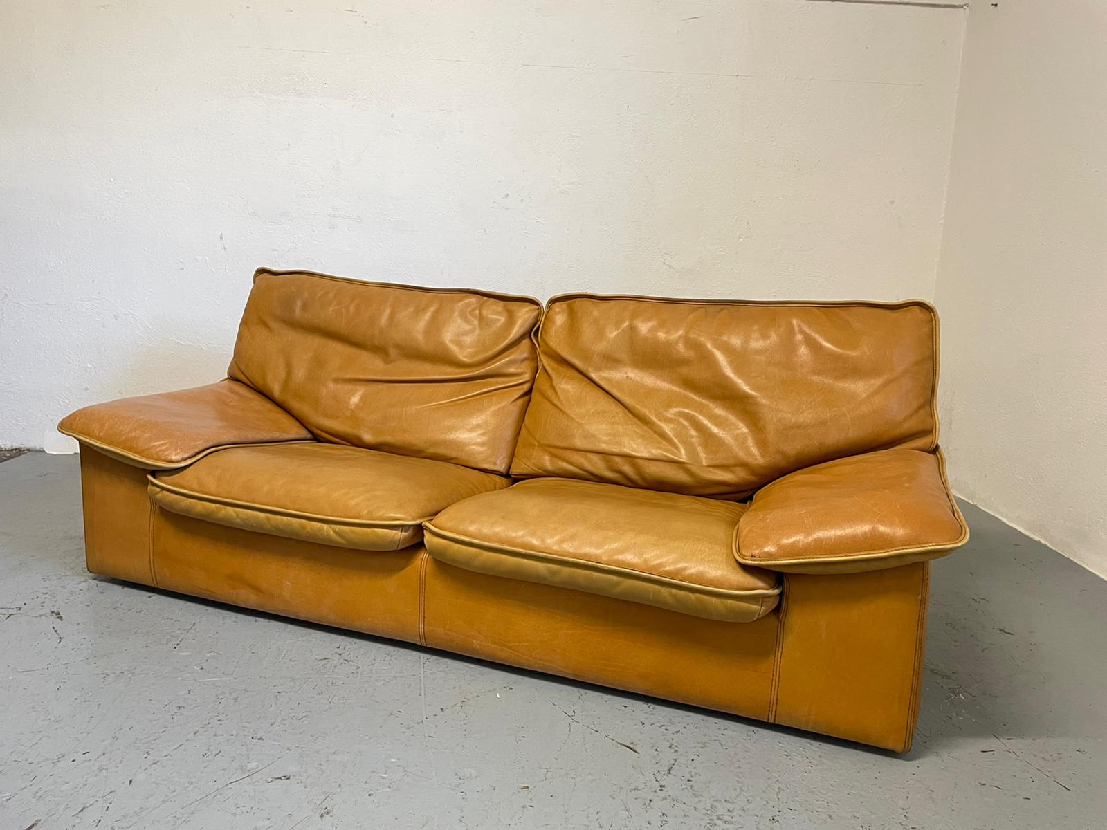 Canapé en cuir marron Roche Bobois