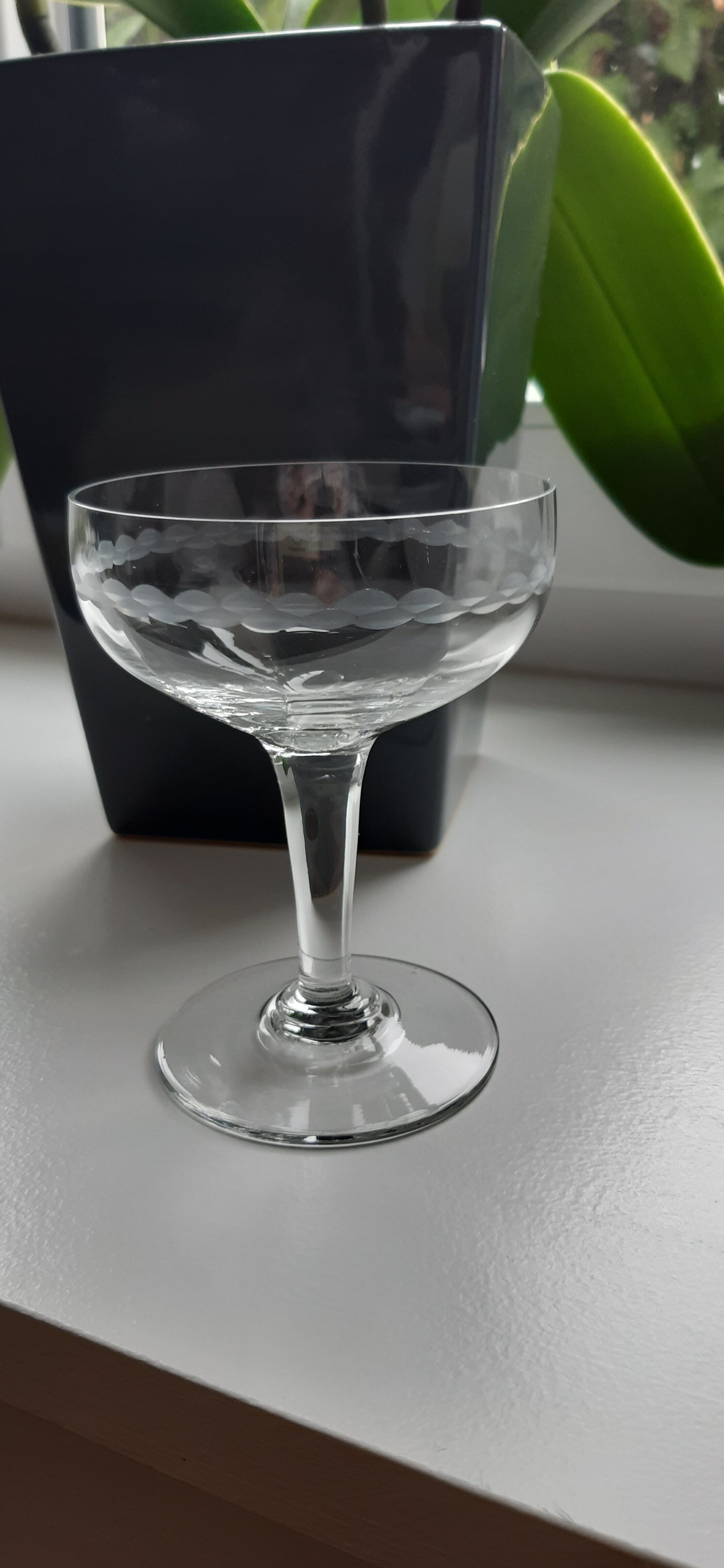 Set of 5 champagne glasses engraved in crystal 30s