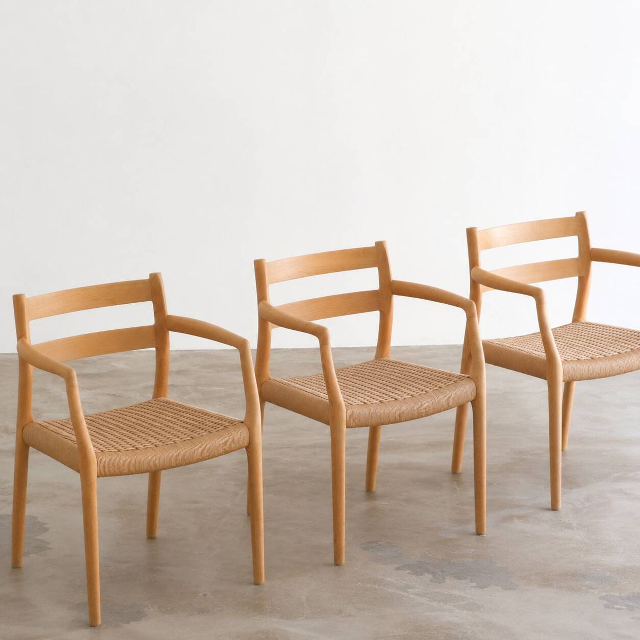 Ensemble de 4 fauteuils "Mod. 67" en chêne par Niels Moller