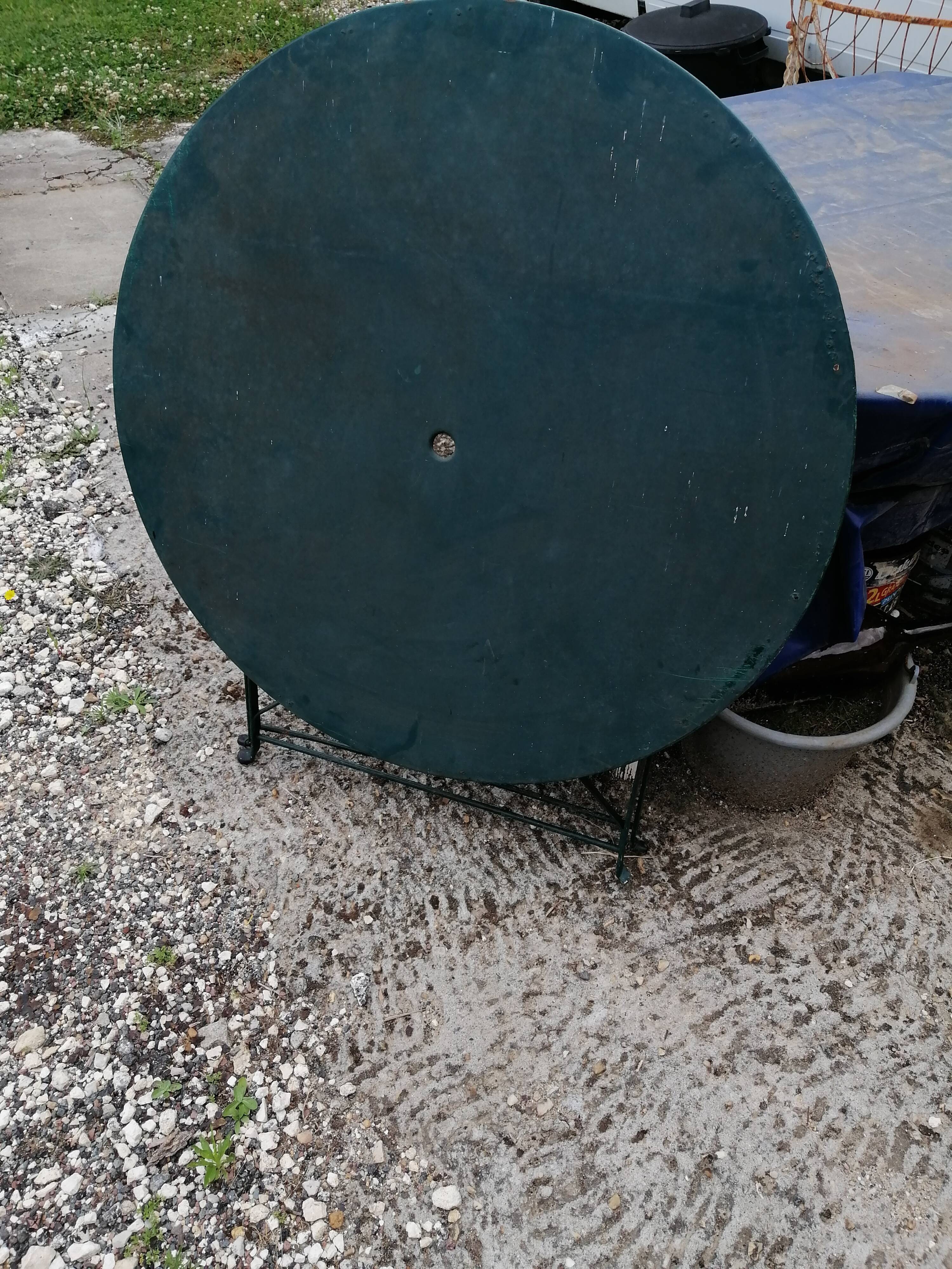 Table ronde de jardin