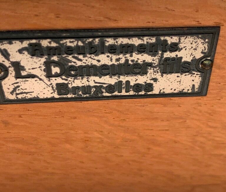 Desk of the Ladies of the Napoleon III era