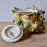 Vintage tea service in glazed ceramic - shape of conchs or shells
