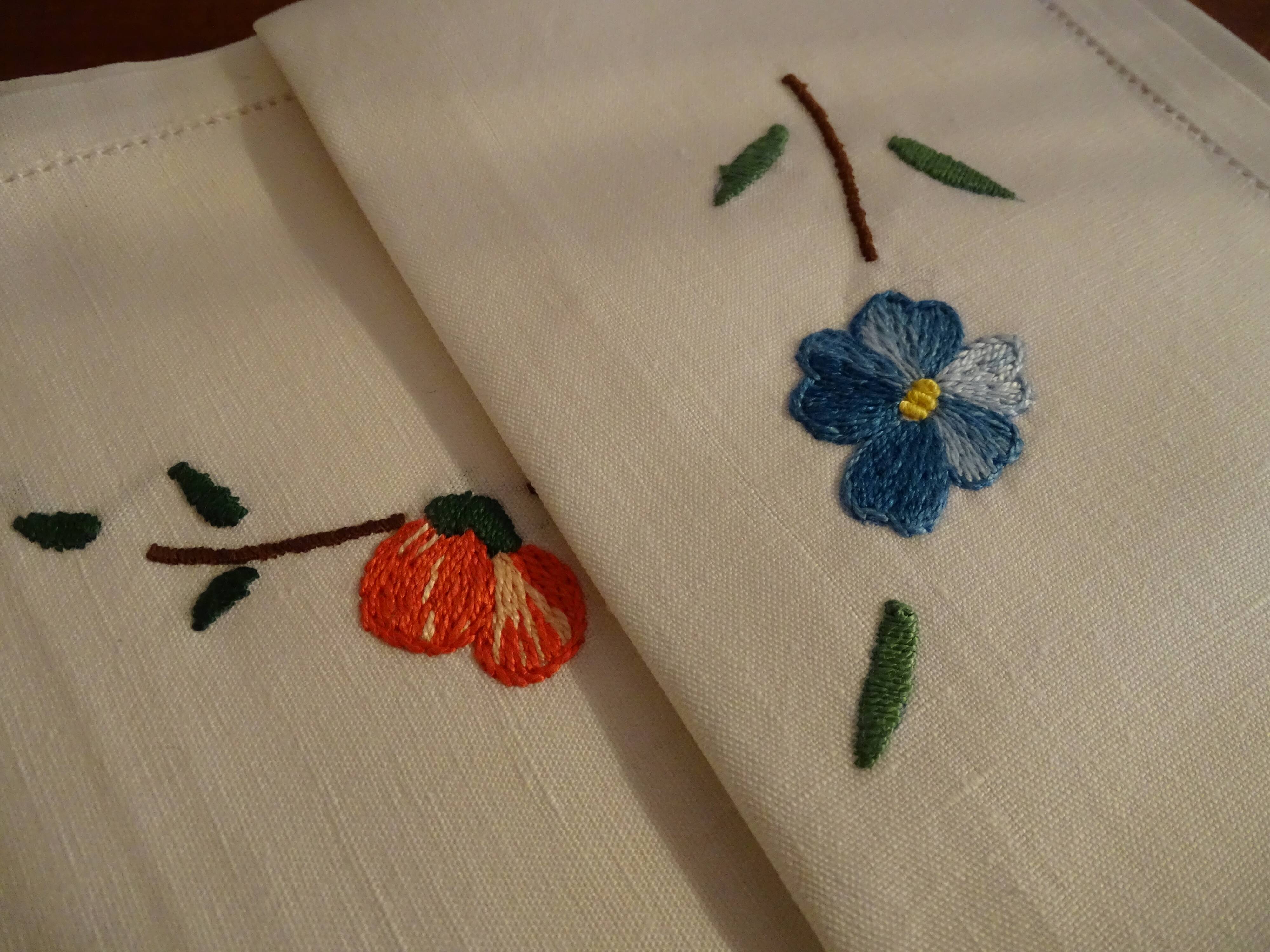 8 napkins embroidered flowers cotton mixed race 40 x 38