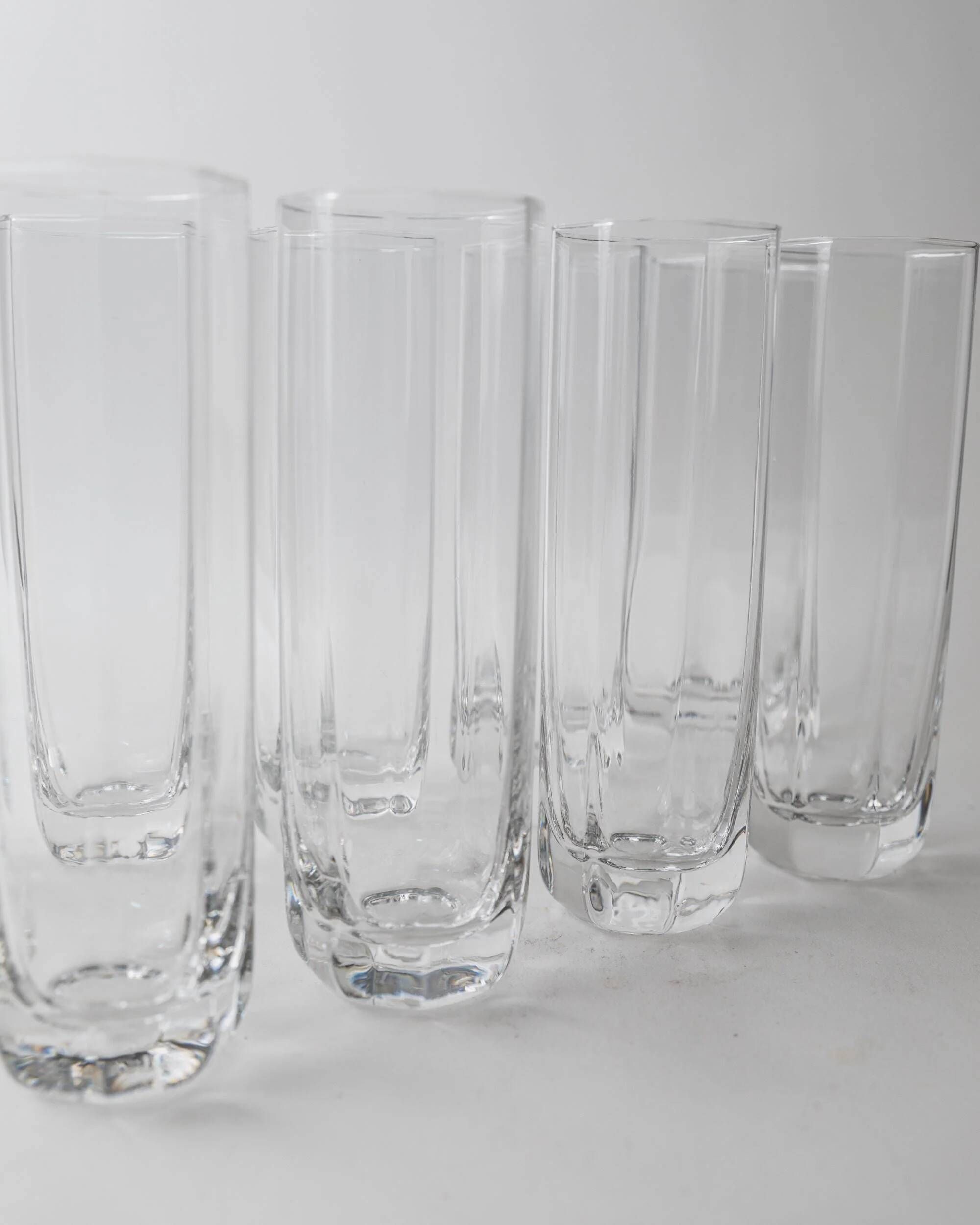 Vintage set of 9 Murano glasses from the 1980s, octagonal shape in art glass, classic Italian tableware.