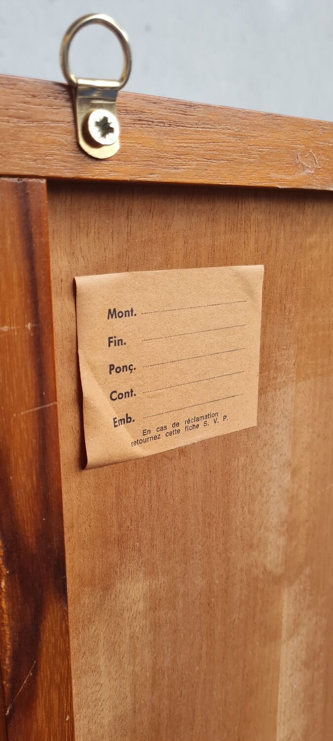 Scandinavian showcase shelf