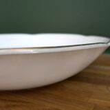 Round serving dish from Moulin des loups, "Carmen" model, in very good condition
