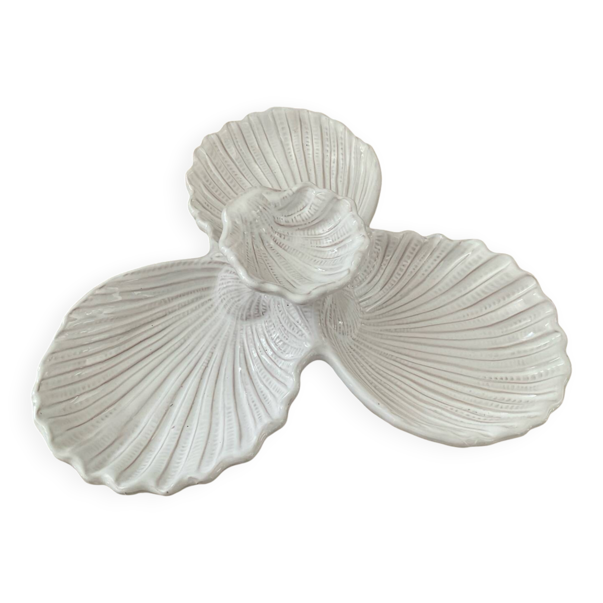 Vintage shell dish in glazed terracotta