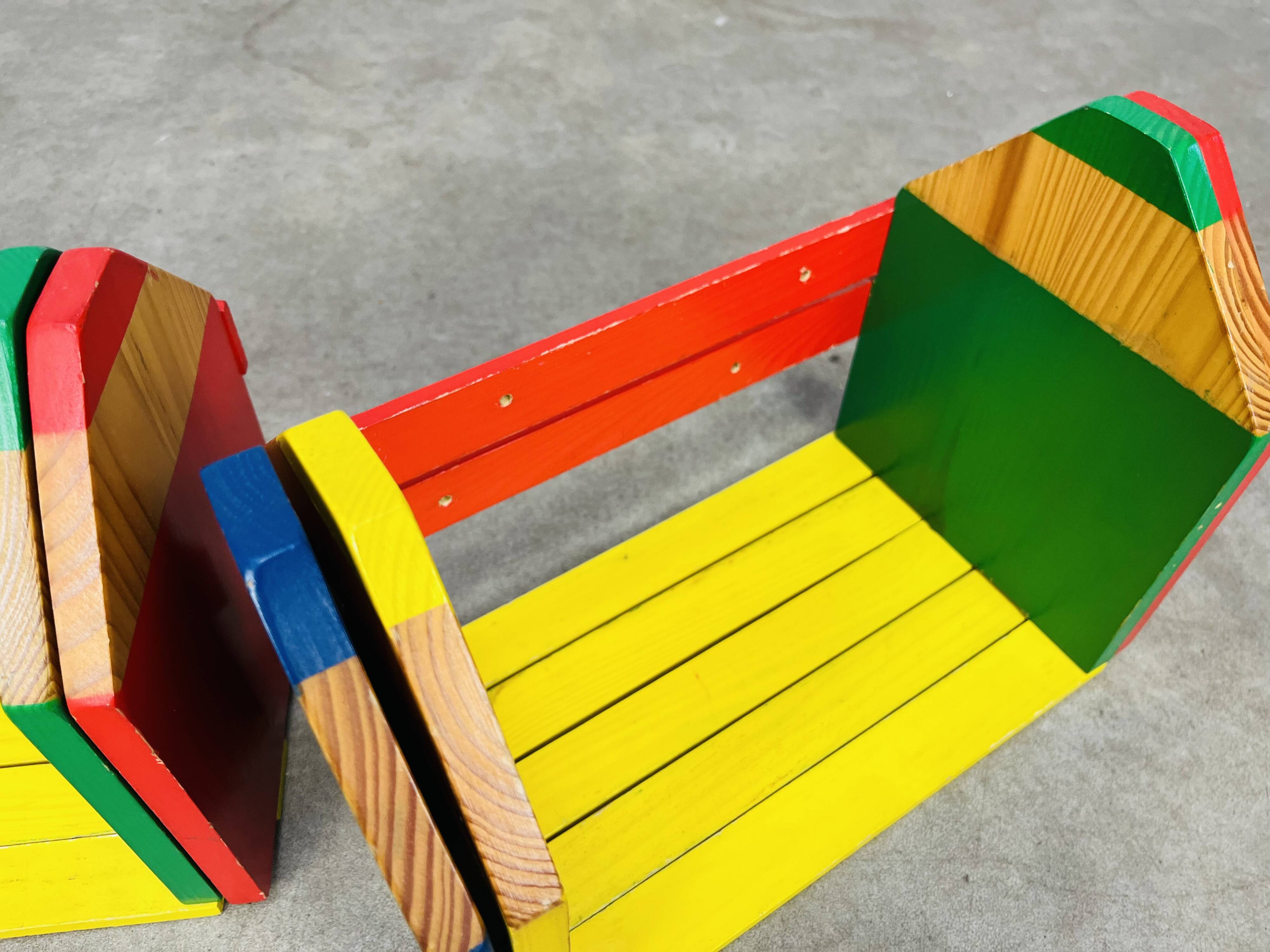 Paire d'étagères crayon murales modulables par Pierre Sala pour enfant