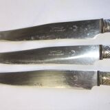 Couteaux anciens couvert de table service estampille Au Diamant