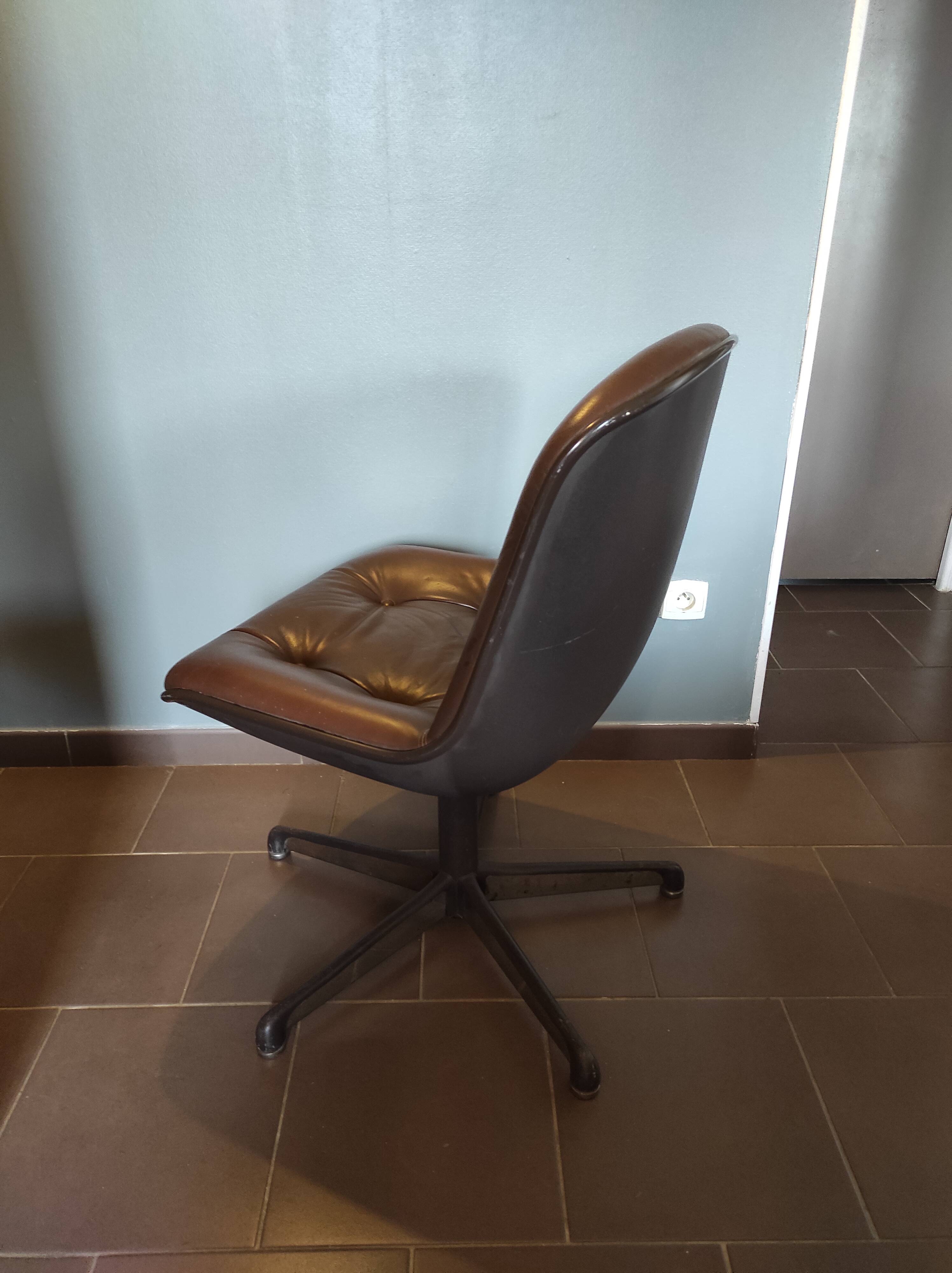 Leather armchair for Comforto