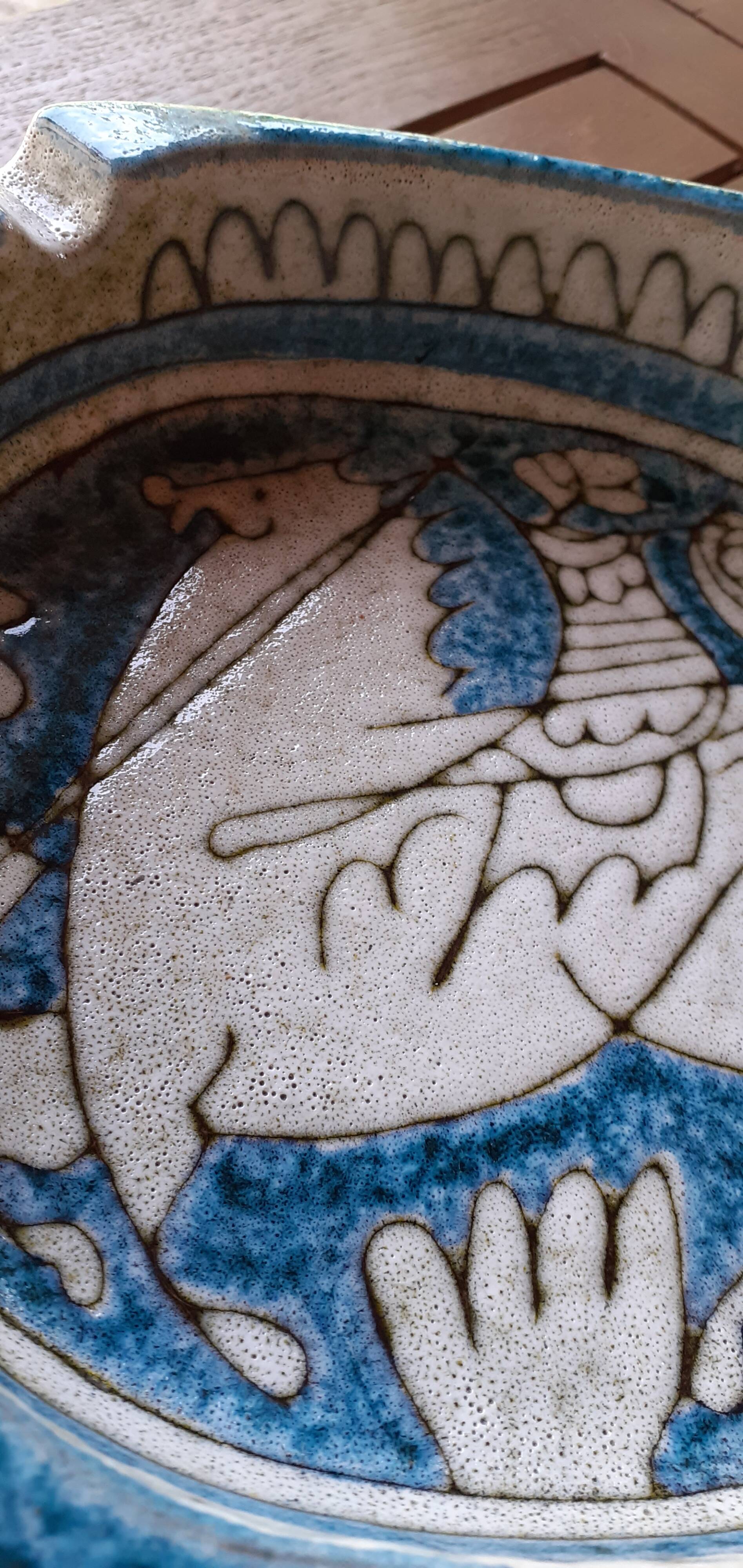 Ashtray or pocket emptying