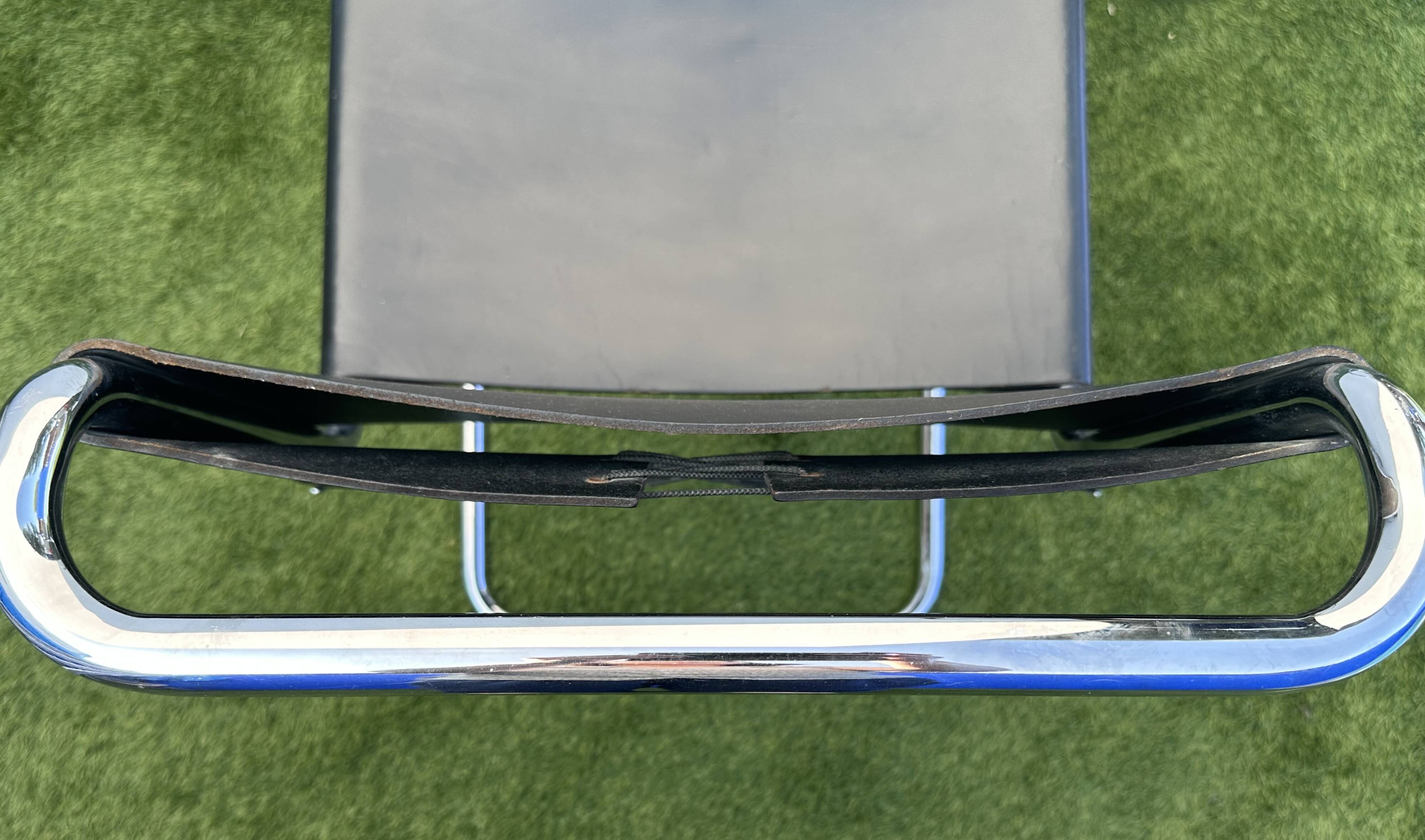 Pair of MR 10 chairs with Mies Van der Rohe laces, Knoll International