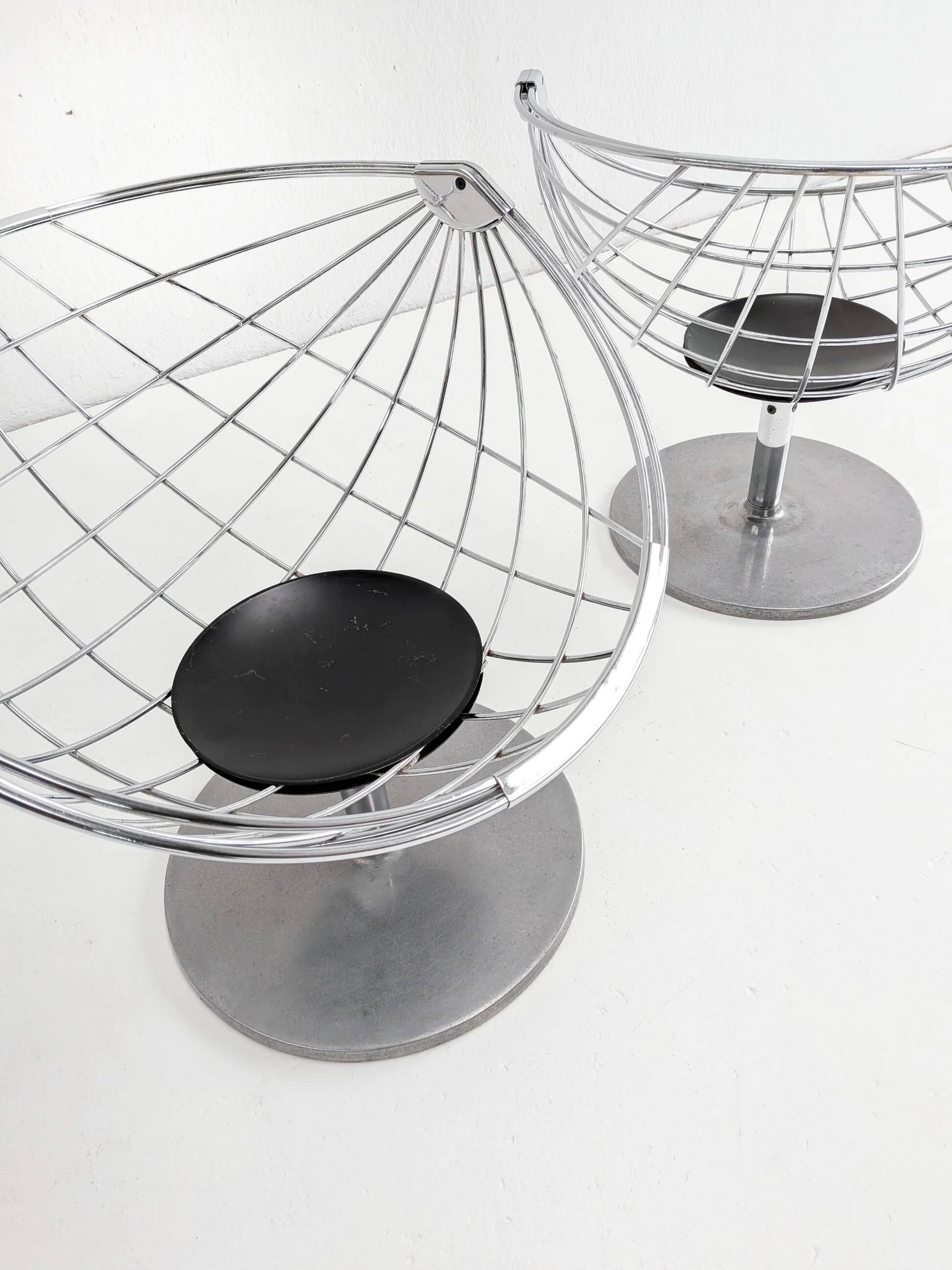 Set of 2 'Atomic Ball' chairs by Rudi Verelst for Novalux 1970s