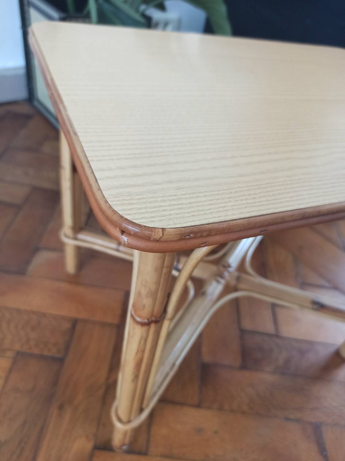 Table d'appoint vintage en rotin et bambou