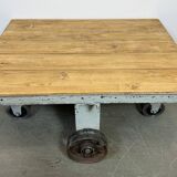 Table basse industrielle grise, années 1960