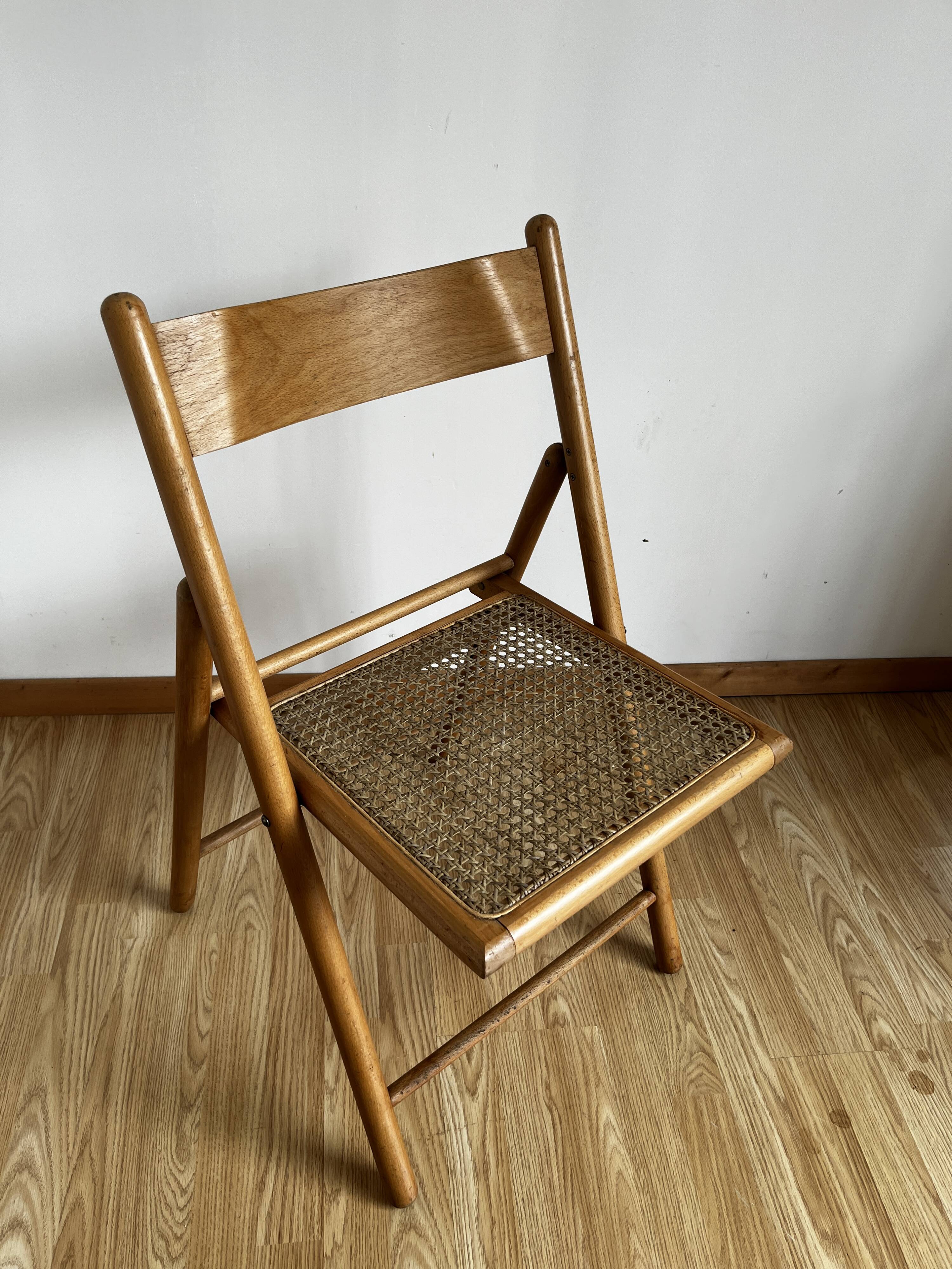 Rattan folding chair