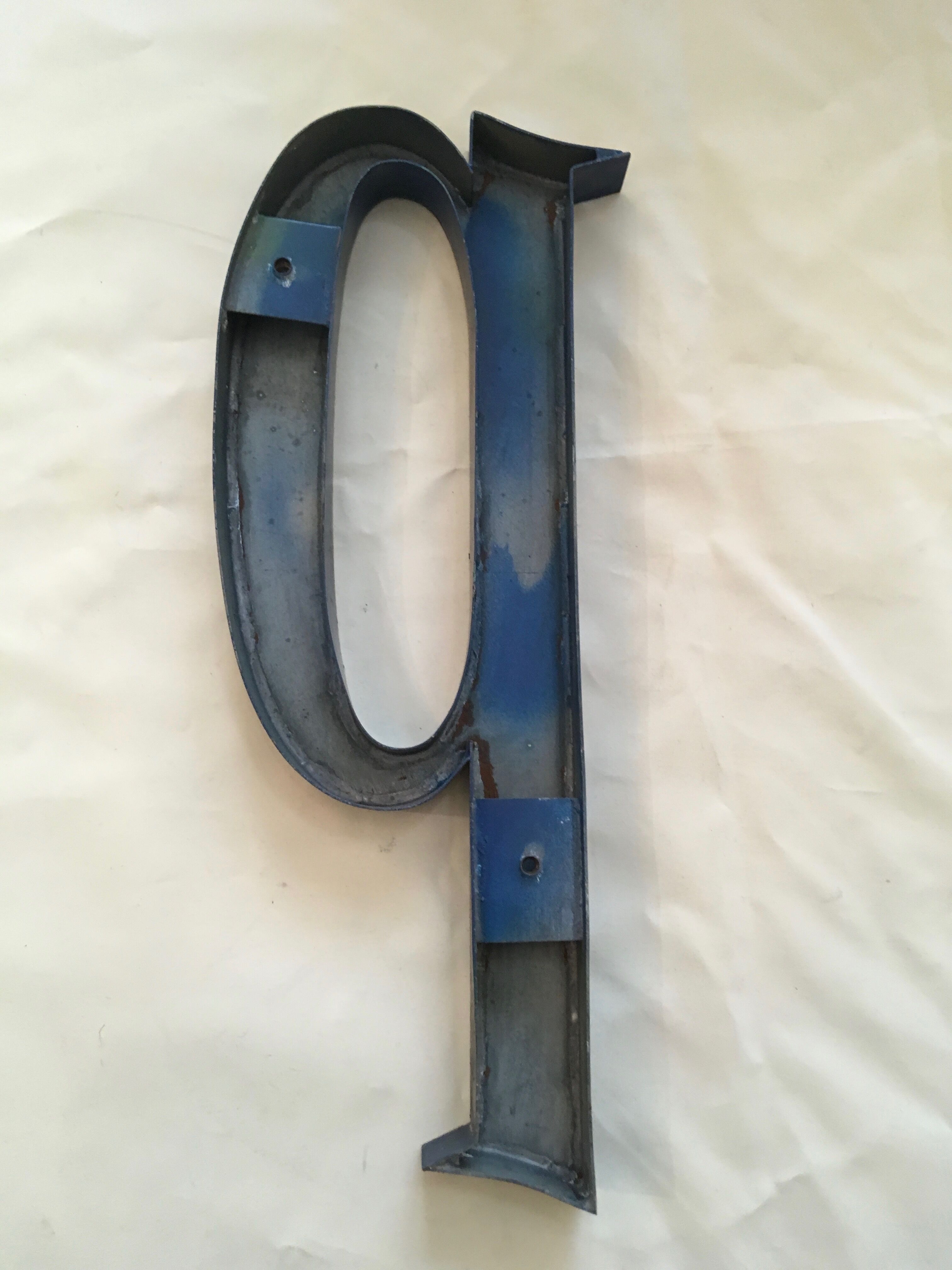 Old letter to sign iron d or p 30 cm