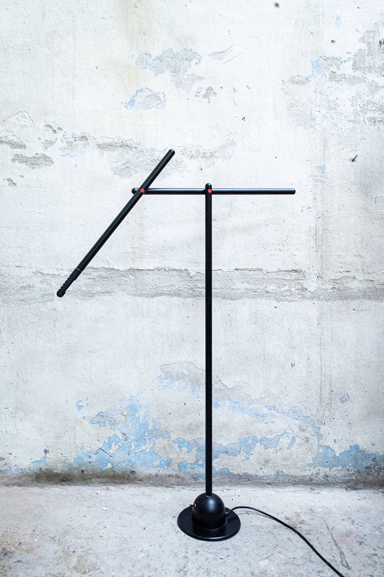 Lampe de terre postmoderne "Mira" de Mario Arnaboldi pour Programmaluce 1983