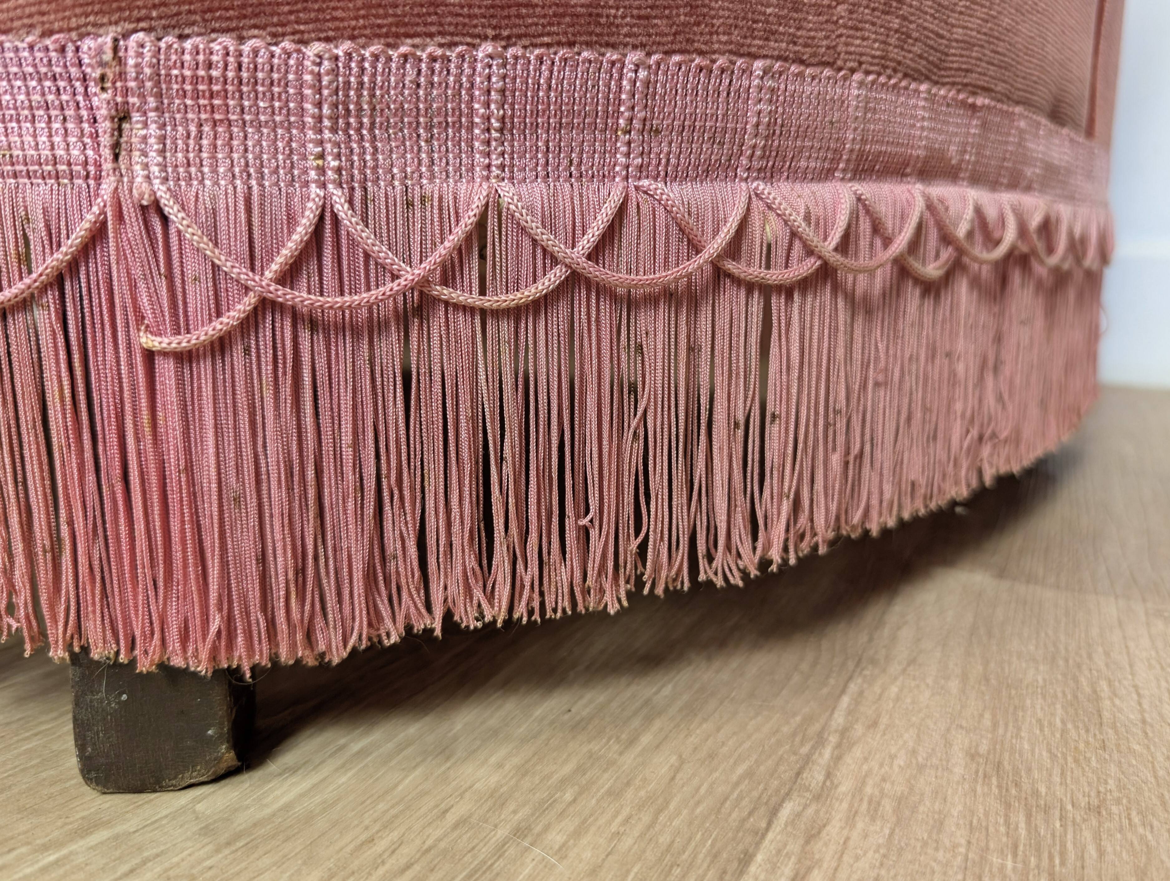 Toad sofa in old pink velvet