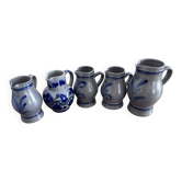 Set of 5 stoneware jugs from Alsace – Betschdorf – blue decoration