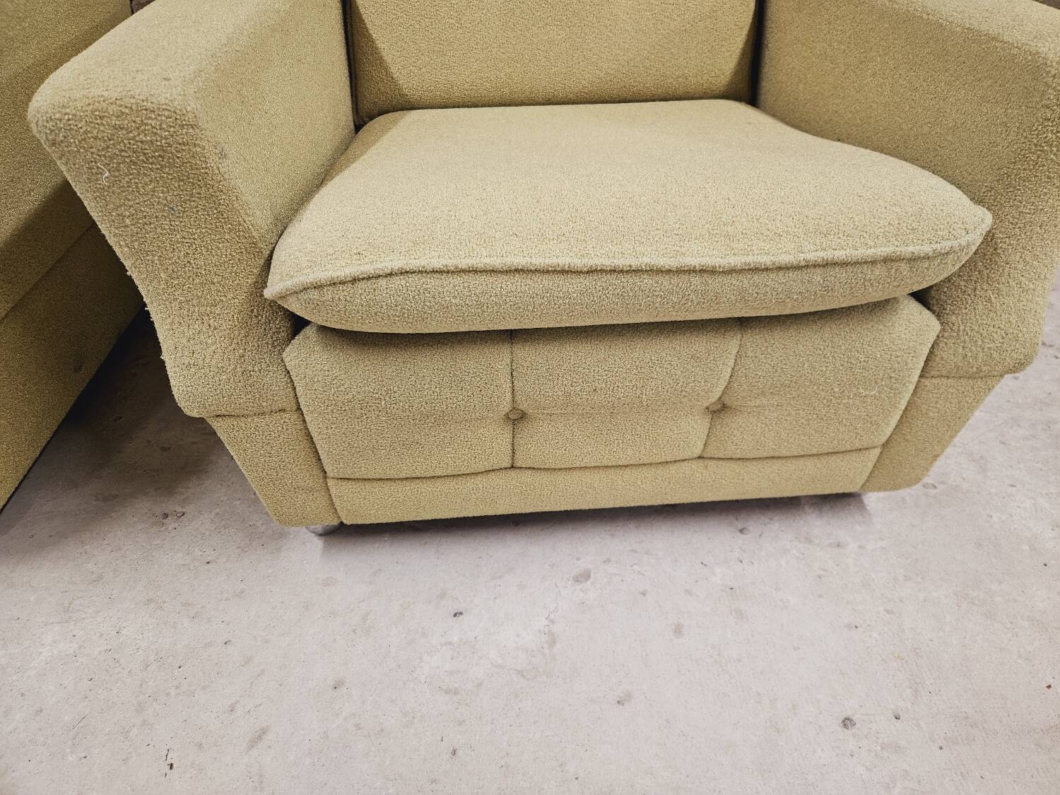 Pair of vintage 70's green fabric armchairs