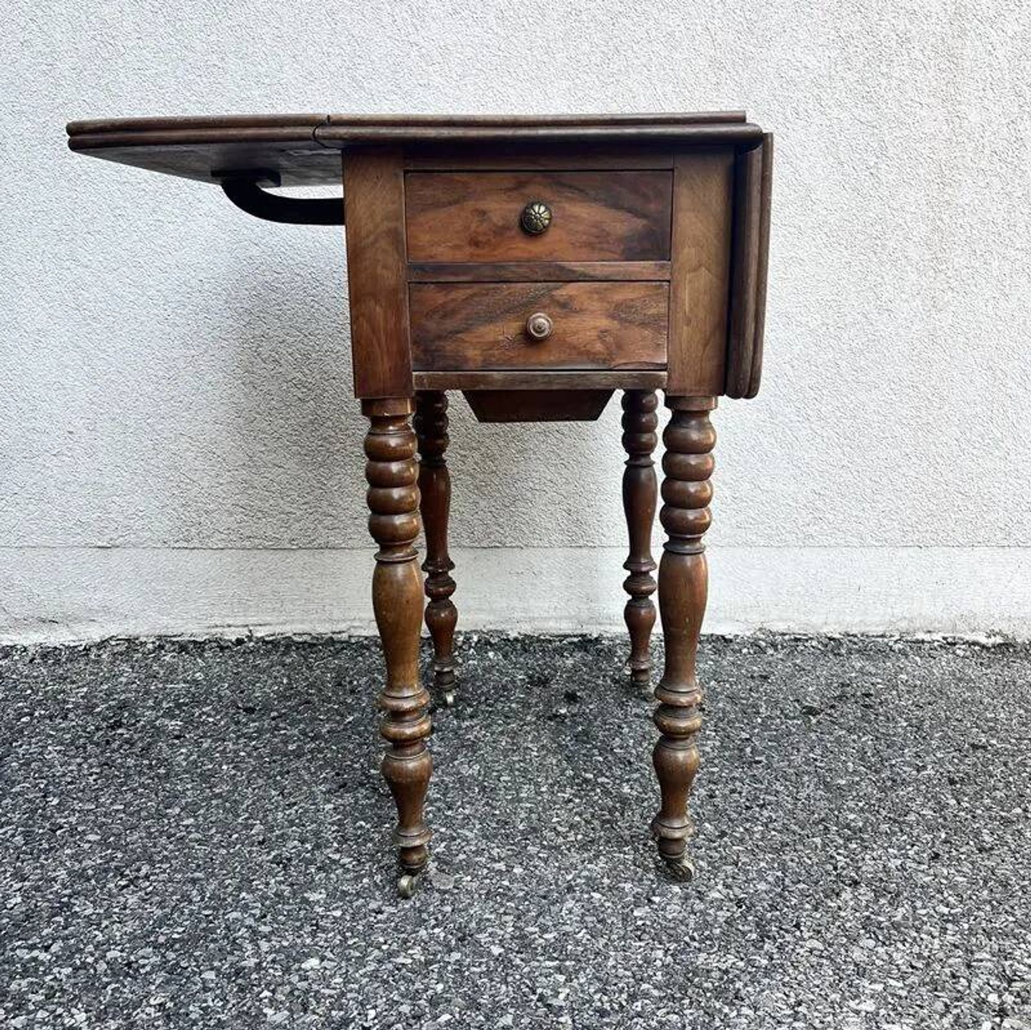 Table d'appoint, de toilette ancienne en bois