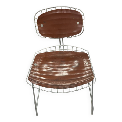 Chaise Beaubourg par Michel Cadestin et Georges Laurent pour la bibliothèque du centre Pompidou