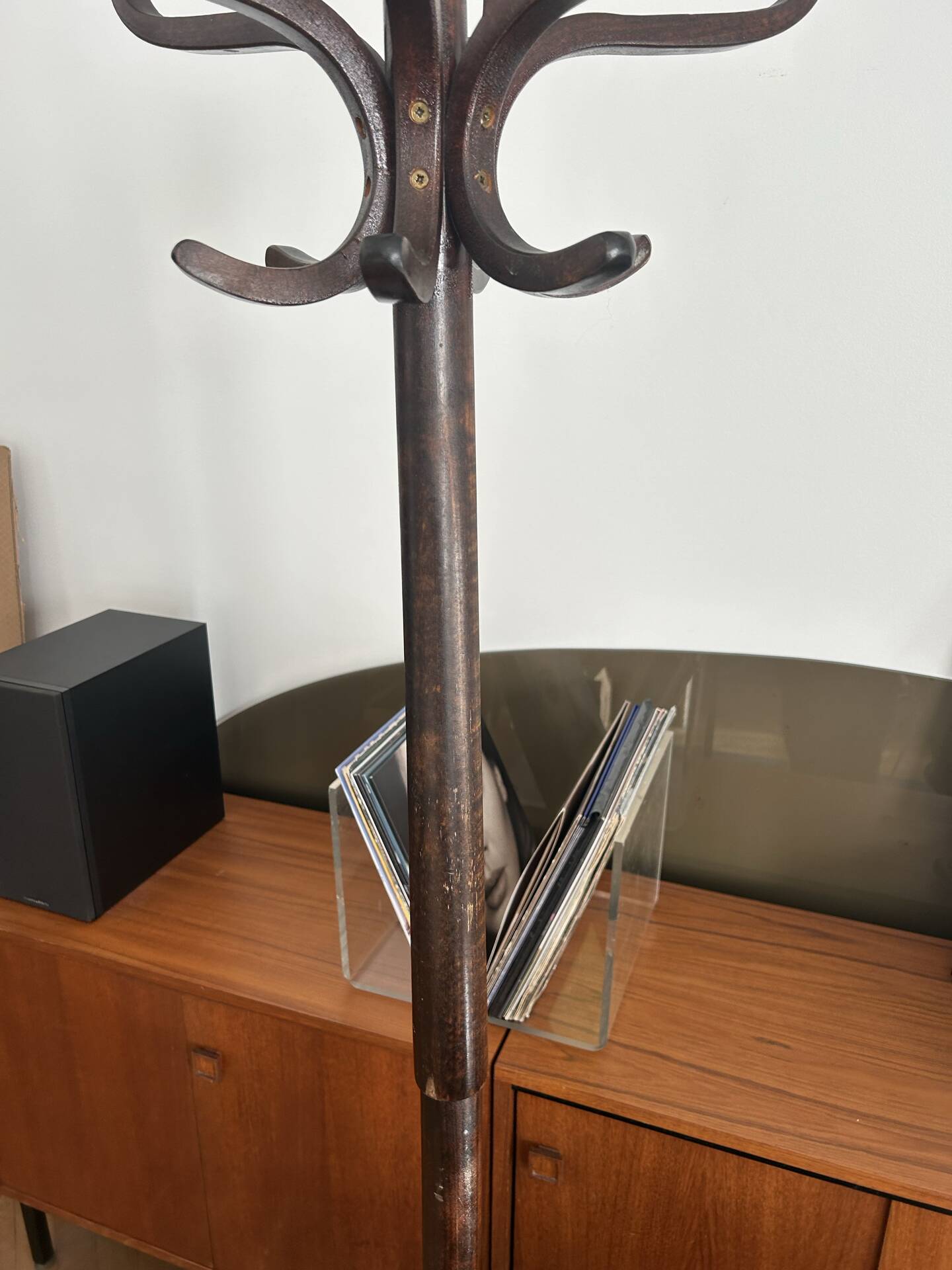 Baumann coat rack, swivelling parrot design from the 60s/70s in wood.