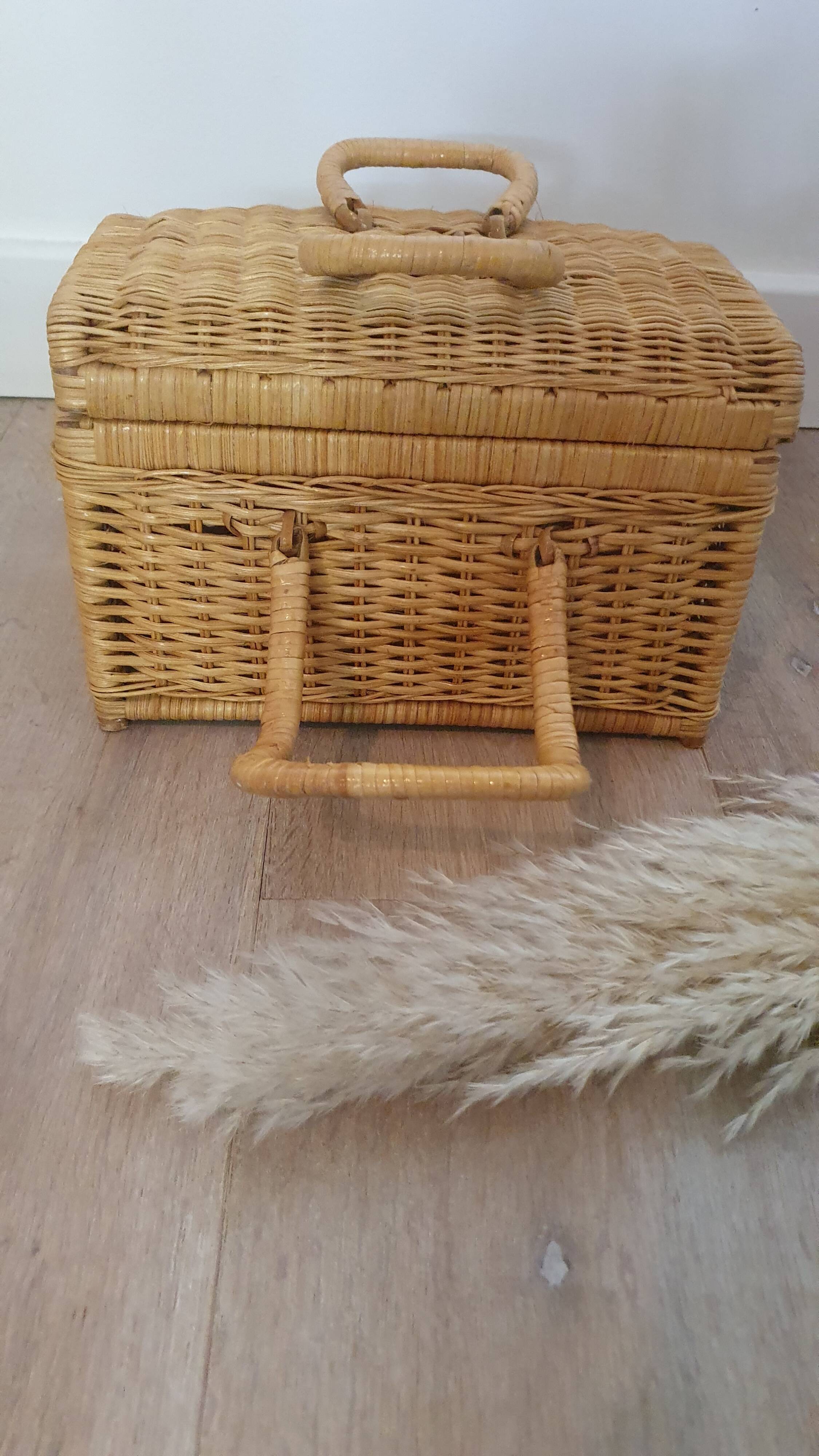 Vintage rattan and wicker picnic case - LPR22065